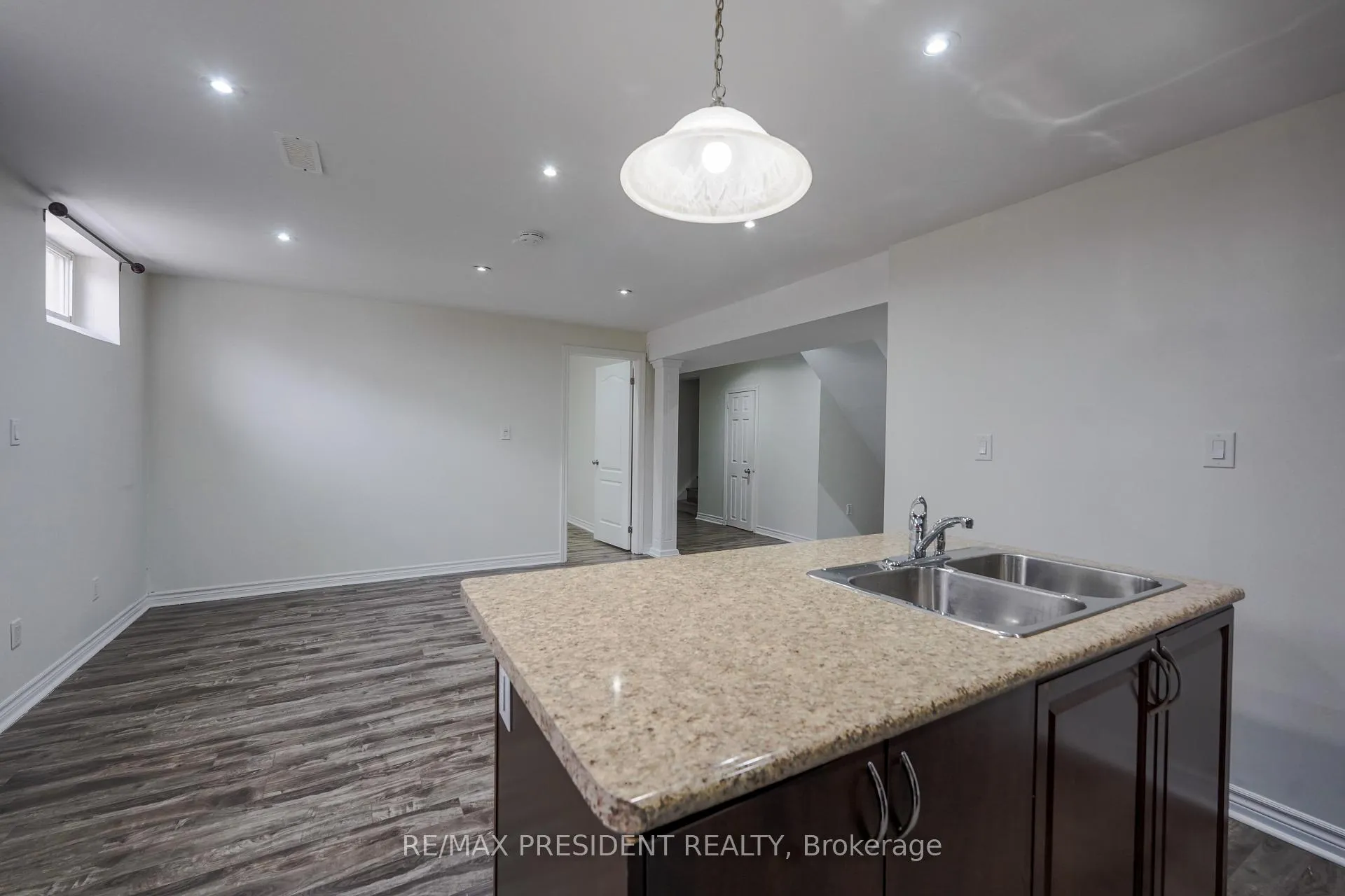 Photo 33 of 16 Bassett Crescent, Brampton, Credit Valley — HOMEH