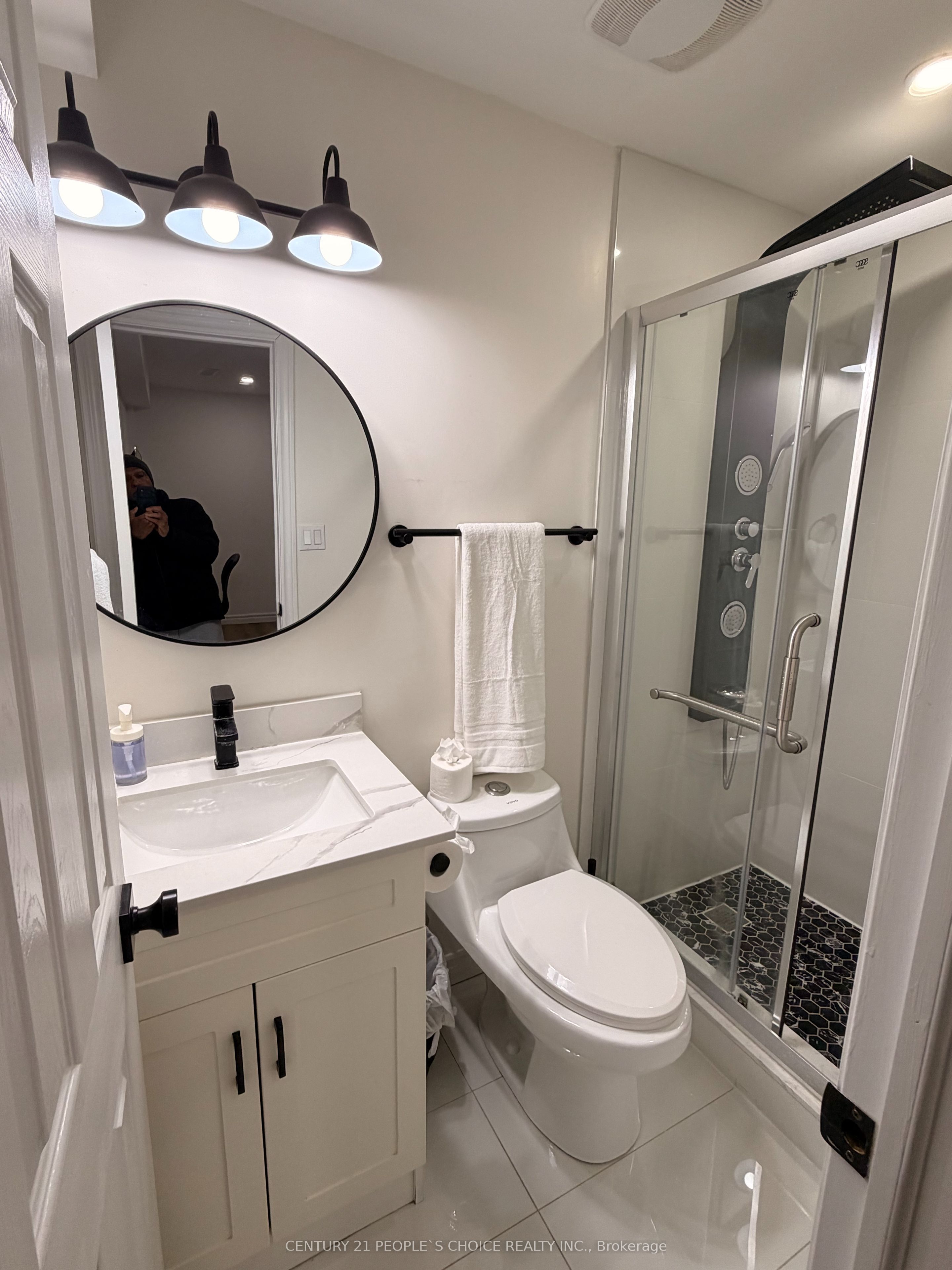 Photo 5 of Unit Bsmt, 43 Bordeaux Circuit, Etobicoke, West Humber-Clairville — HOMEH