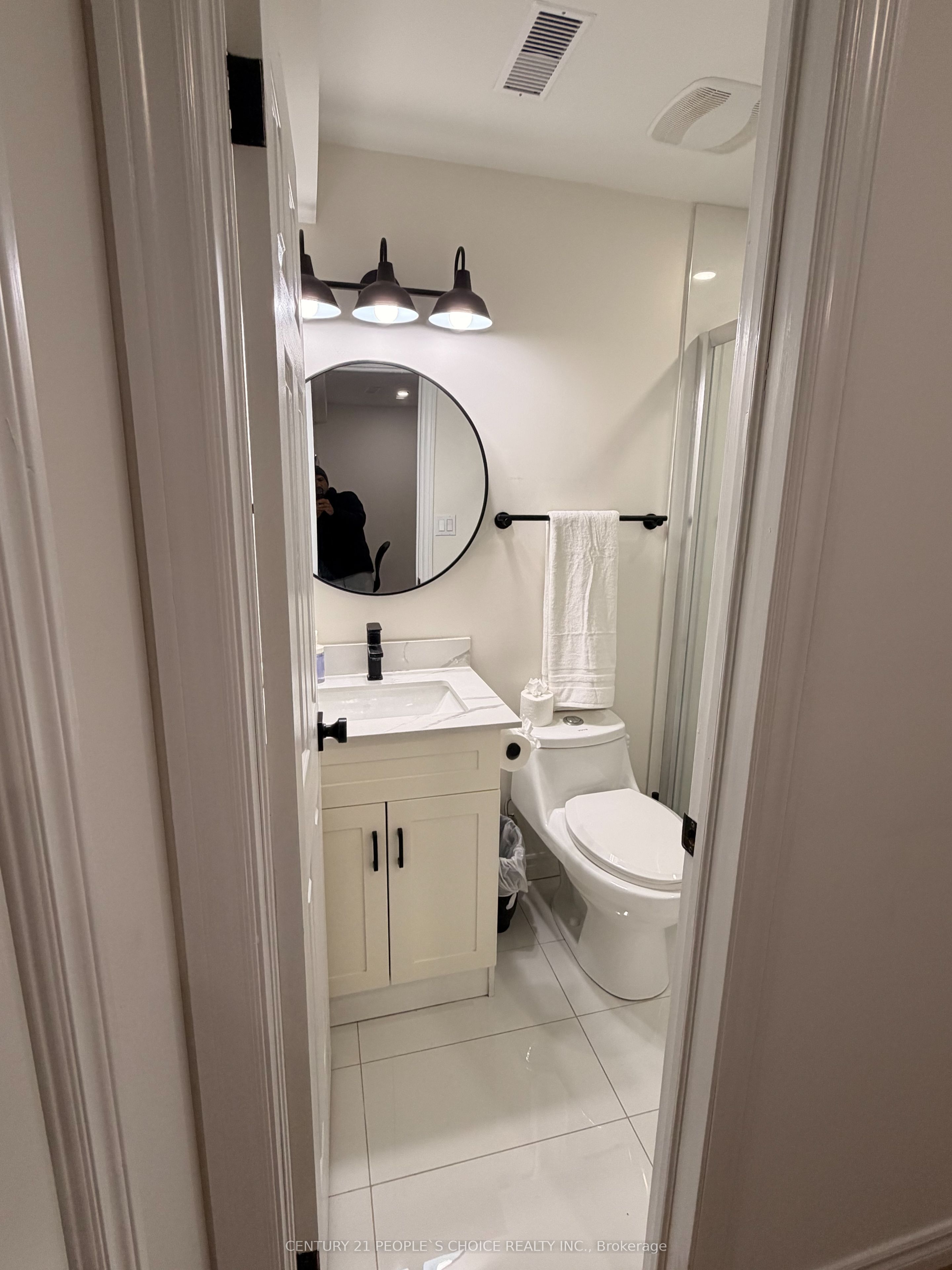 Photo 7 of Unit Bsmt, 43 Bordeaux Circuit, Etobicoke, West Humber-Clairville — HOMEH