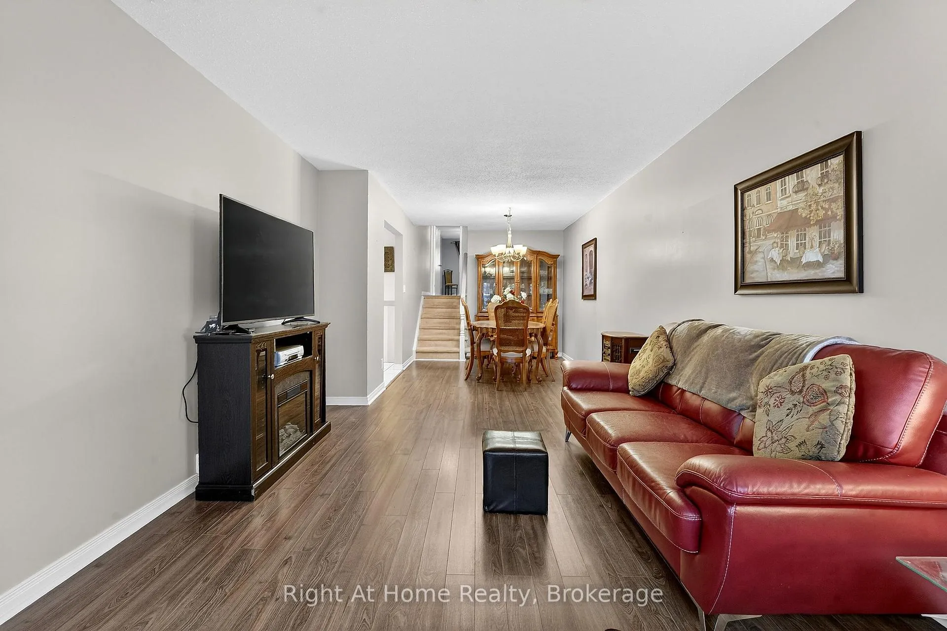 Photo 8 of 16 Dundee Drive, St. Catharines, Secord Woods — HOMEH