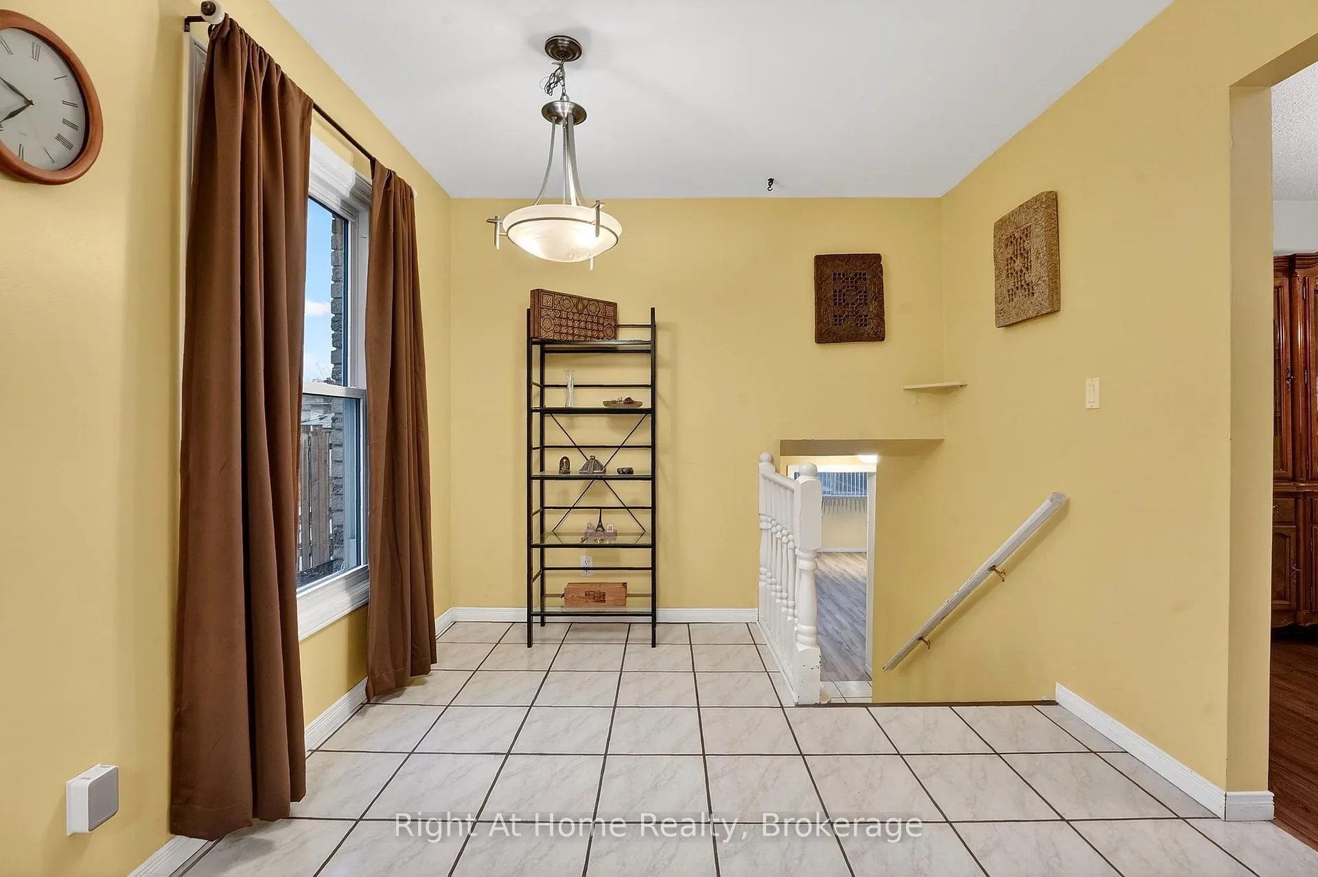 Photo 16 of 16 Dundee Drive, St. Catharines, Secord Woods — HOMEH