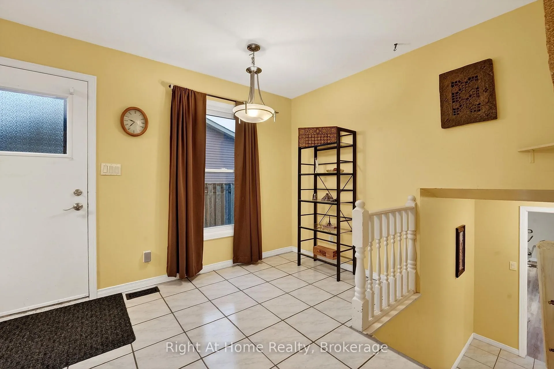 Photo 19 of 16 Dundee Drive, St. Catharines, Secord Woods — HOMEH
