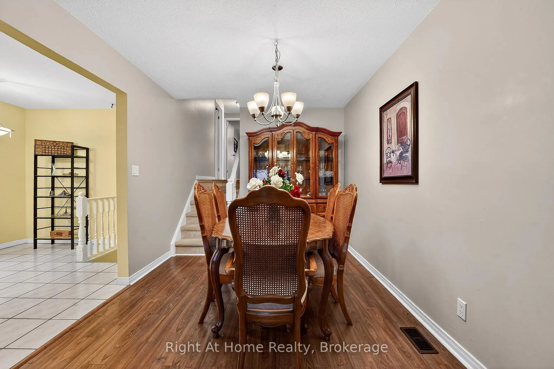 Photo 21 of 16 Dundee Drive, St. Catharines, Secord Woods — HOMEH