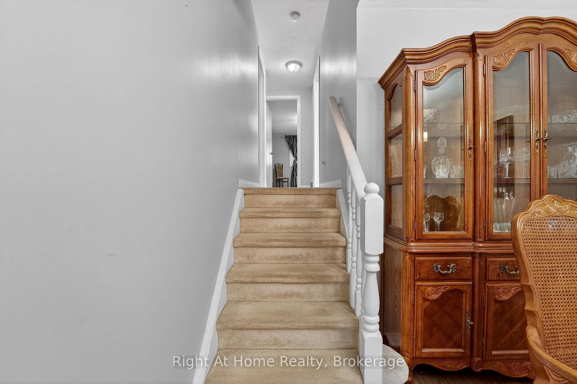 Photo 23 of 16 Dundee Drive, St. Catharines, Secord Woods — HOMEH
