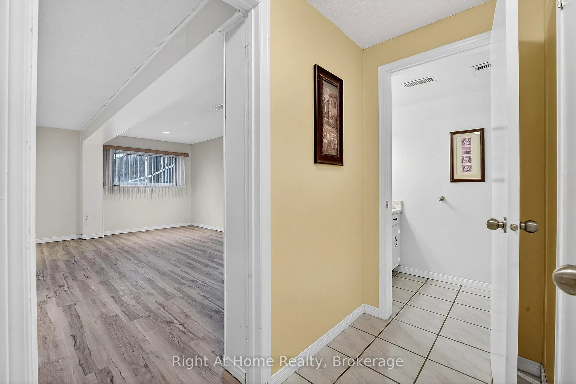 Photo 30 of 16 Dundee Drive, St. Catharines, Secord Woods — HOMEH