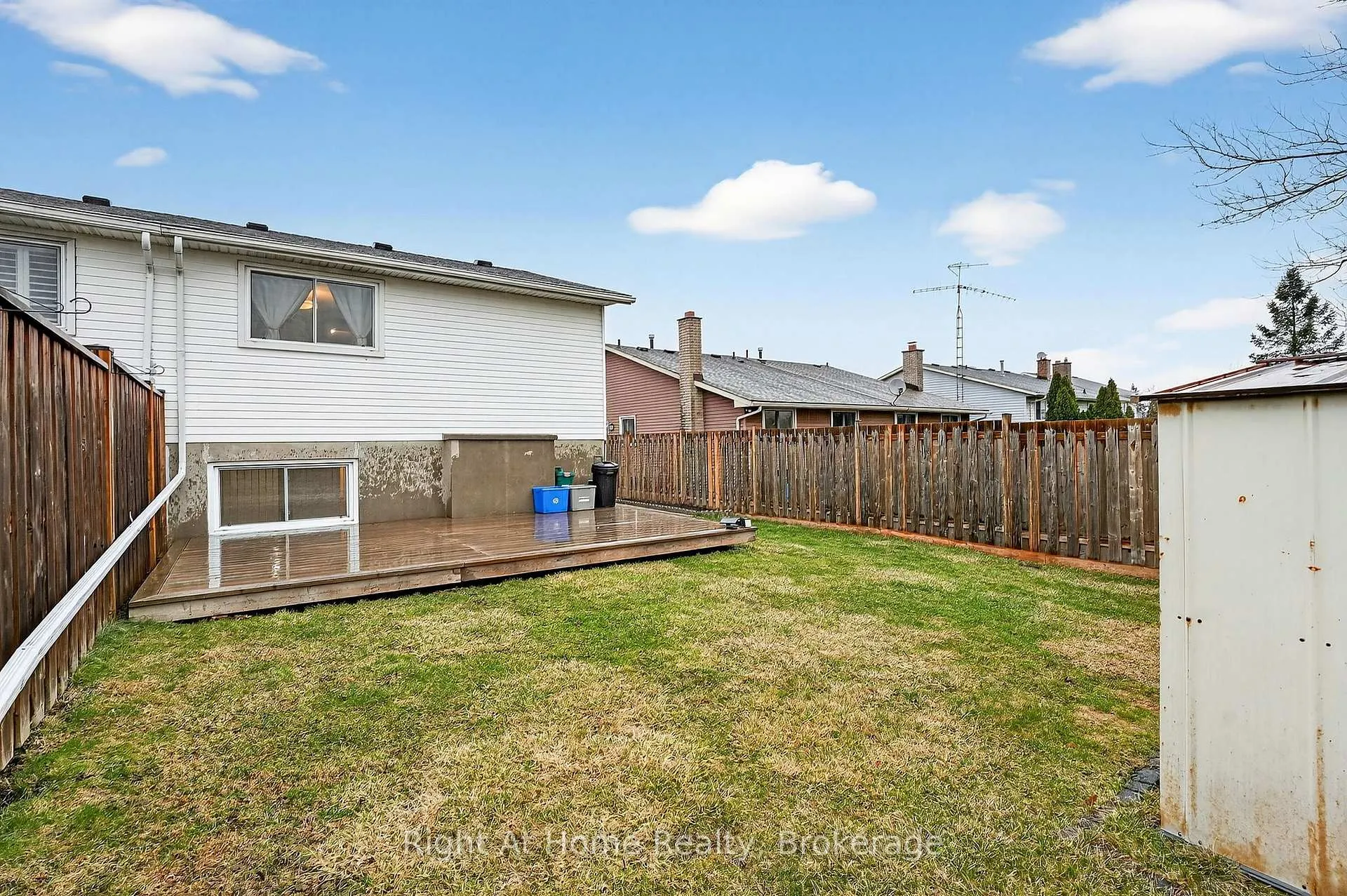 Photo 46 of 16 Dundee Drive, St. Catharines, Secord Woods — HOMEH