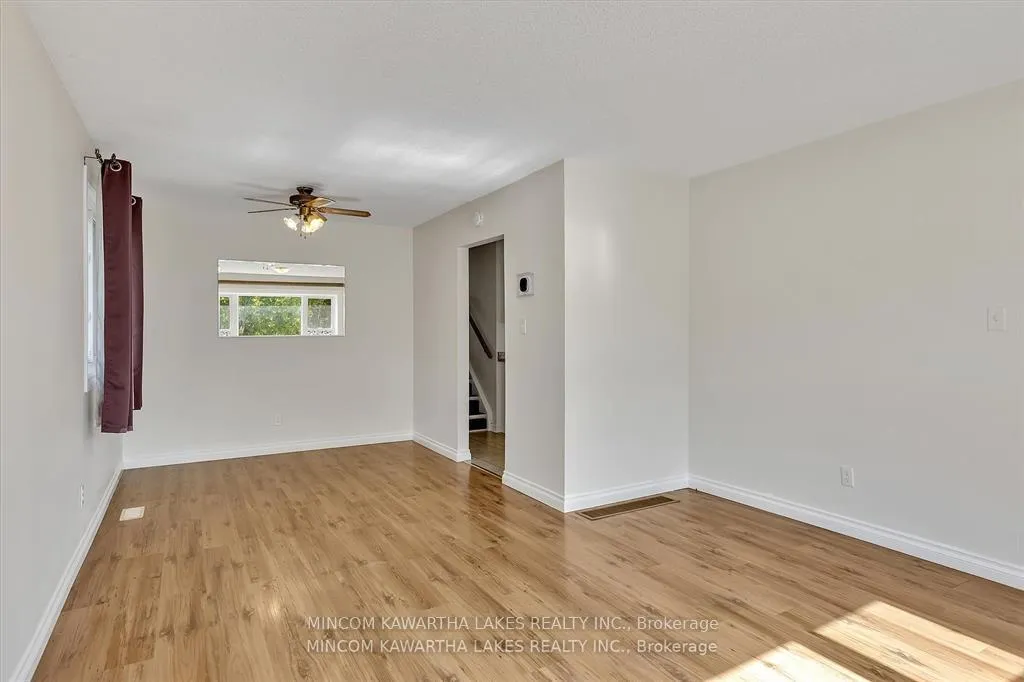 Photo 11 of 899 Ashdale Crescent W, Peterborough, Ashburnham Ward 4 — HOMEH