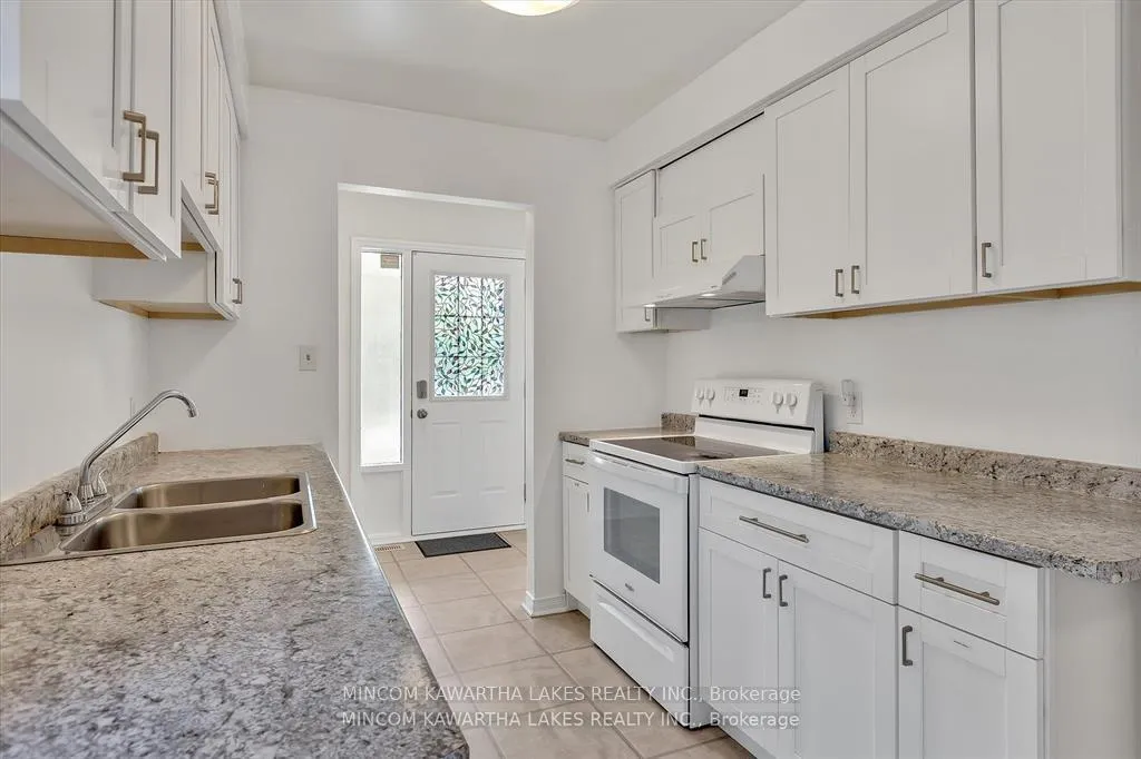 Photo 12 of 899 Ashdale Crescent W, Peterborough, Ashburnham Ward 4 — HOMEH