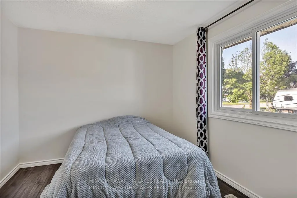 Photo 16 of 899 Ashdale Crescent W, Peterborough, Ashburnham Ward 4 — HOMEH