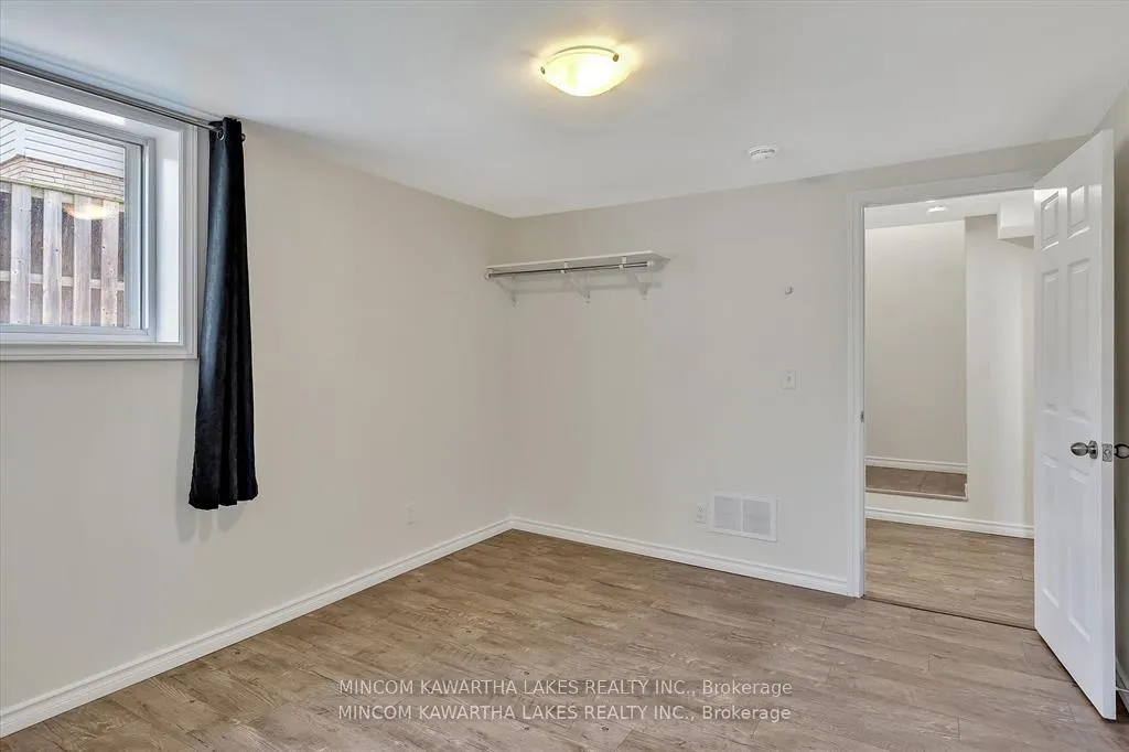 Photo 18 of 899 Ashdale Crescent W, Peterborough, Ashburnham Ward 4 — HOMEH