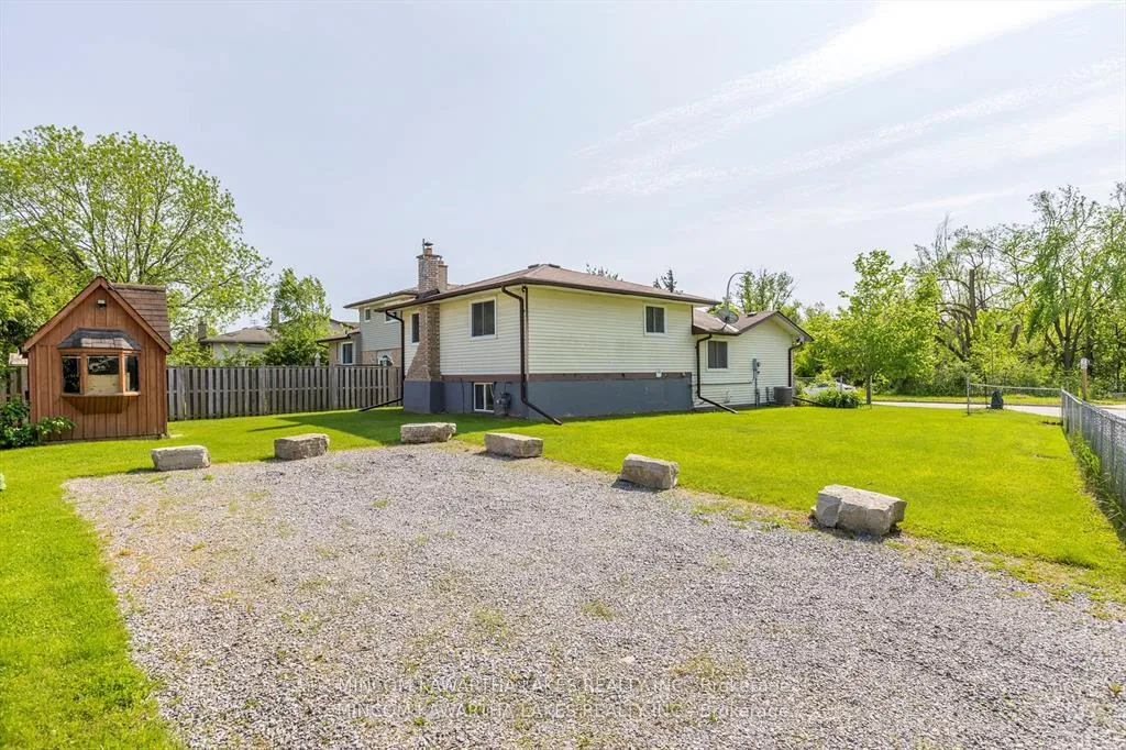 Photo 19 of 899 Ashdale Crescent W, Peterborough, Ashburnham Ward 4 — HOMEH
