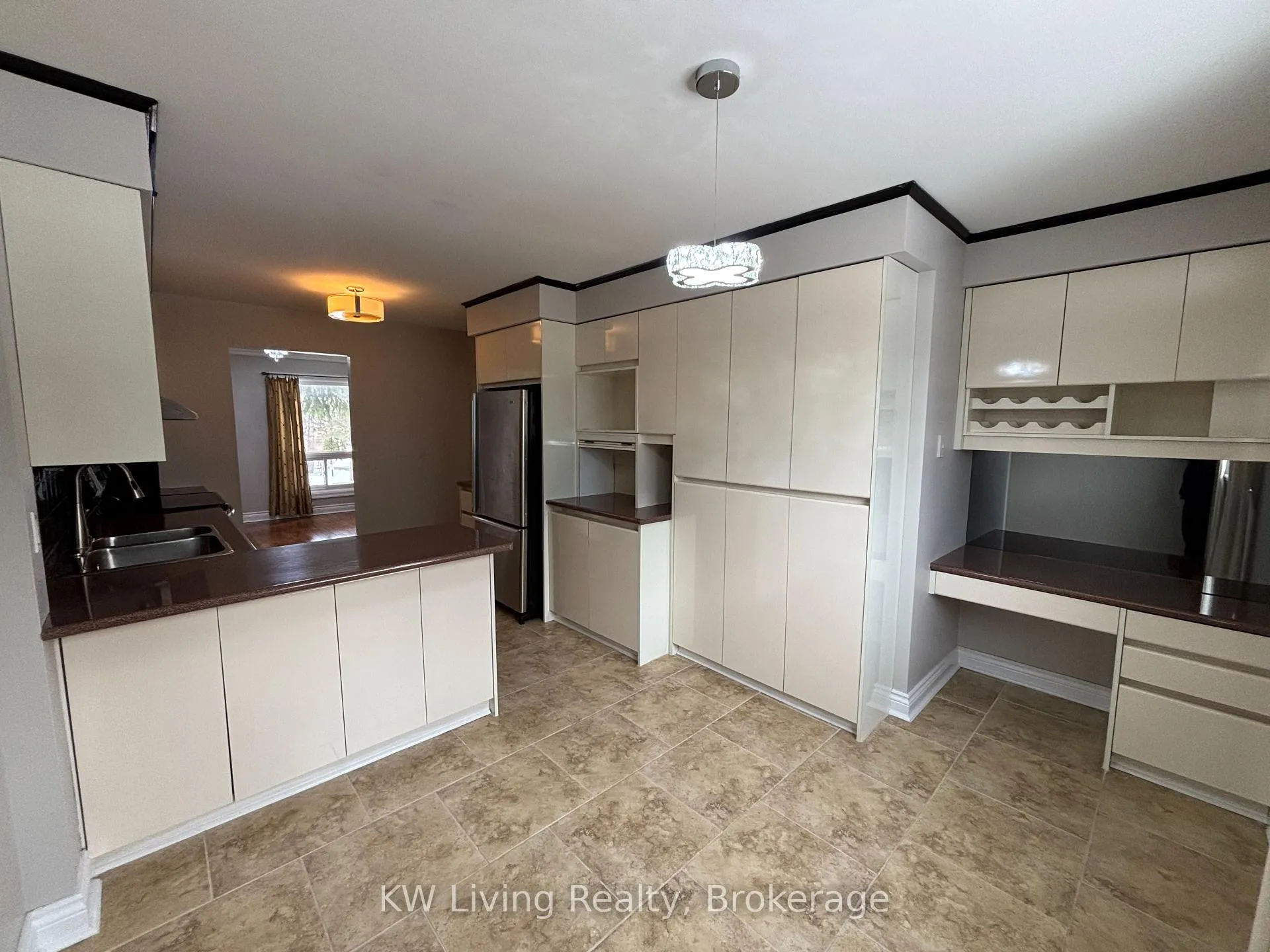 Photo 7 of Unit 28, 646 Village Parkway, Markham, Unionville — HOMEH