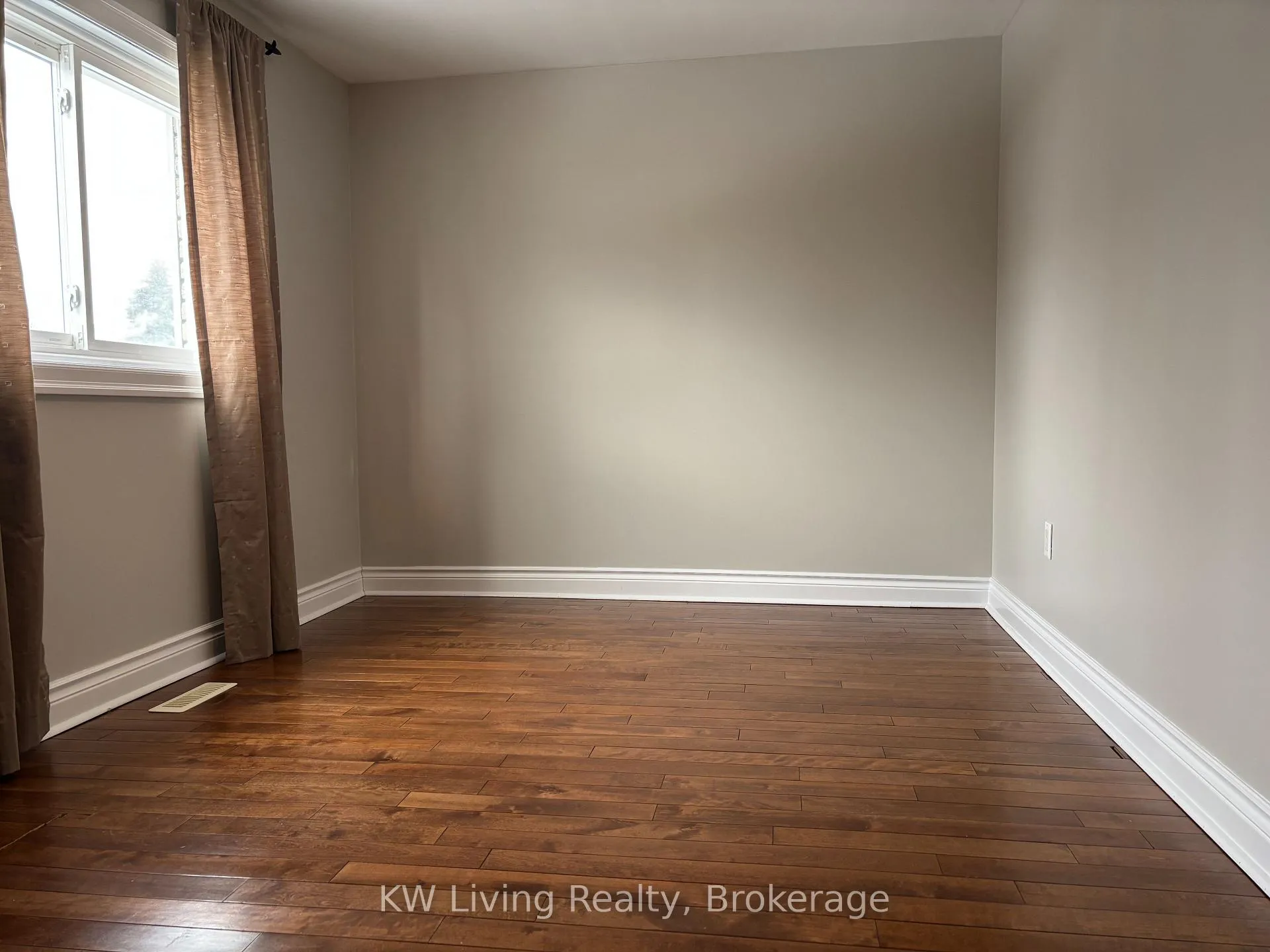 Photo 11 of Unit 28, 646 Village Parkway, Markham, Unionville — HOMEH