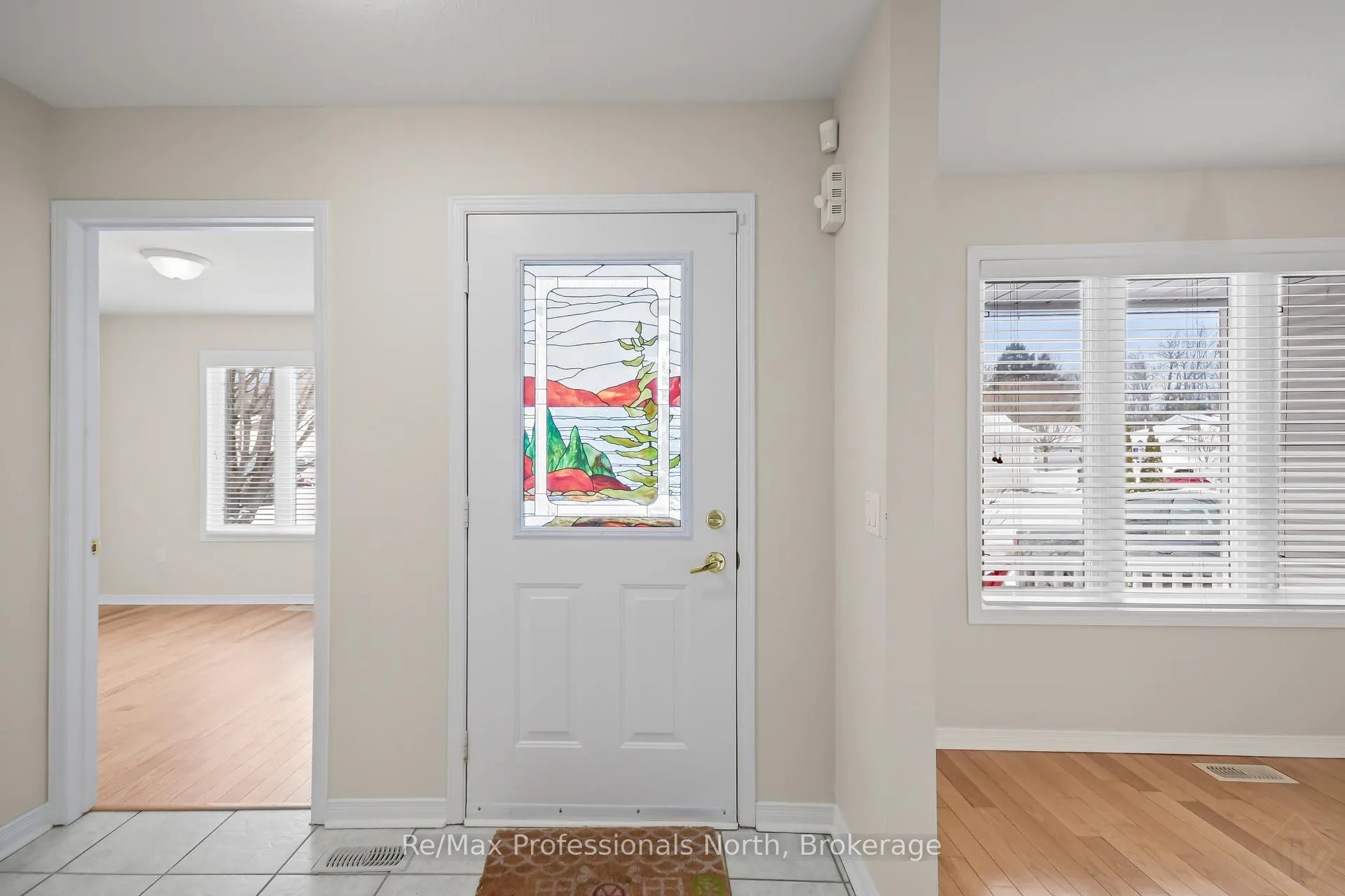 Photo 3 of 111 Pineridge Gate, Gravenhurst, Muskoka (S) — HOMEH