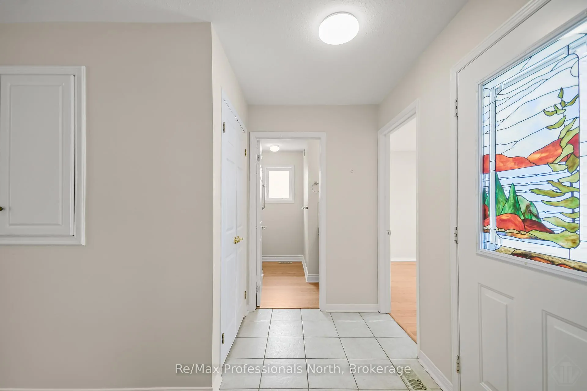 Photo 4 of 111 Pineridge Gate, Gravenhurst, Muskoka (S) — HOMEH