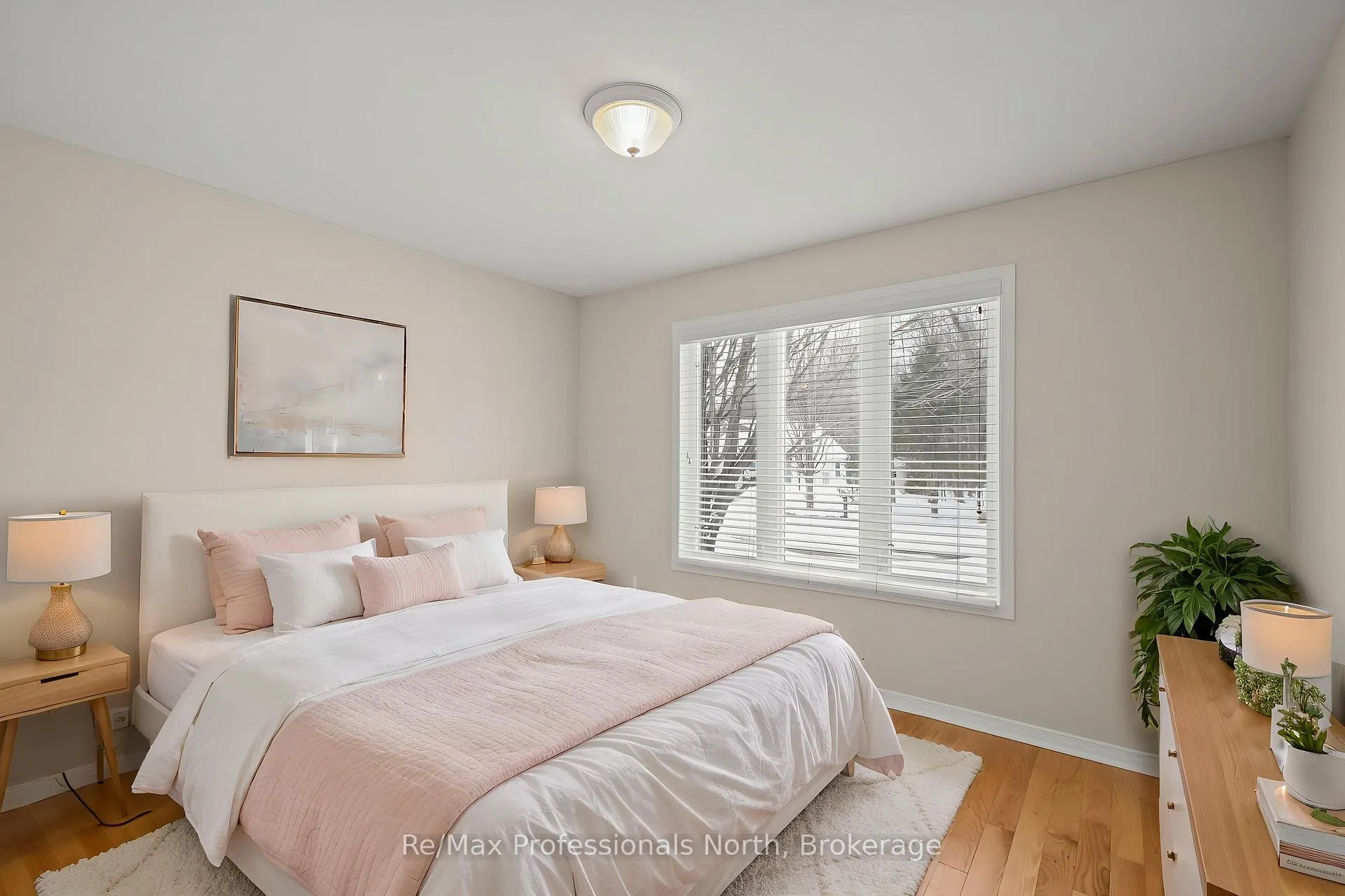 Photo 5 of 111 Pineridge Gate, Gravenhurst, Muskoka (S) — HOMEH