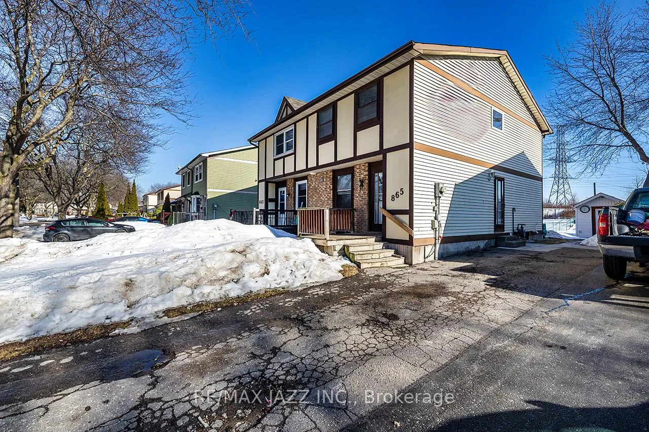 Photo 3 of 865 Derry Court, Oshawa, Vanier — HOMEH