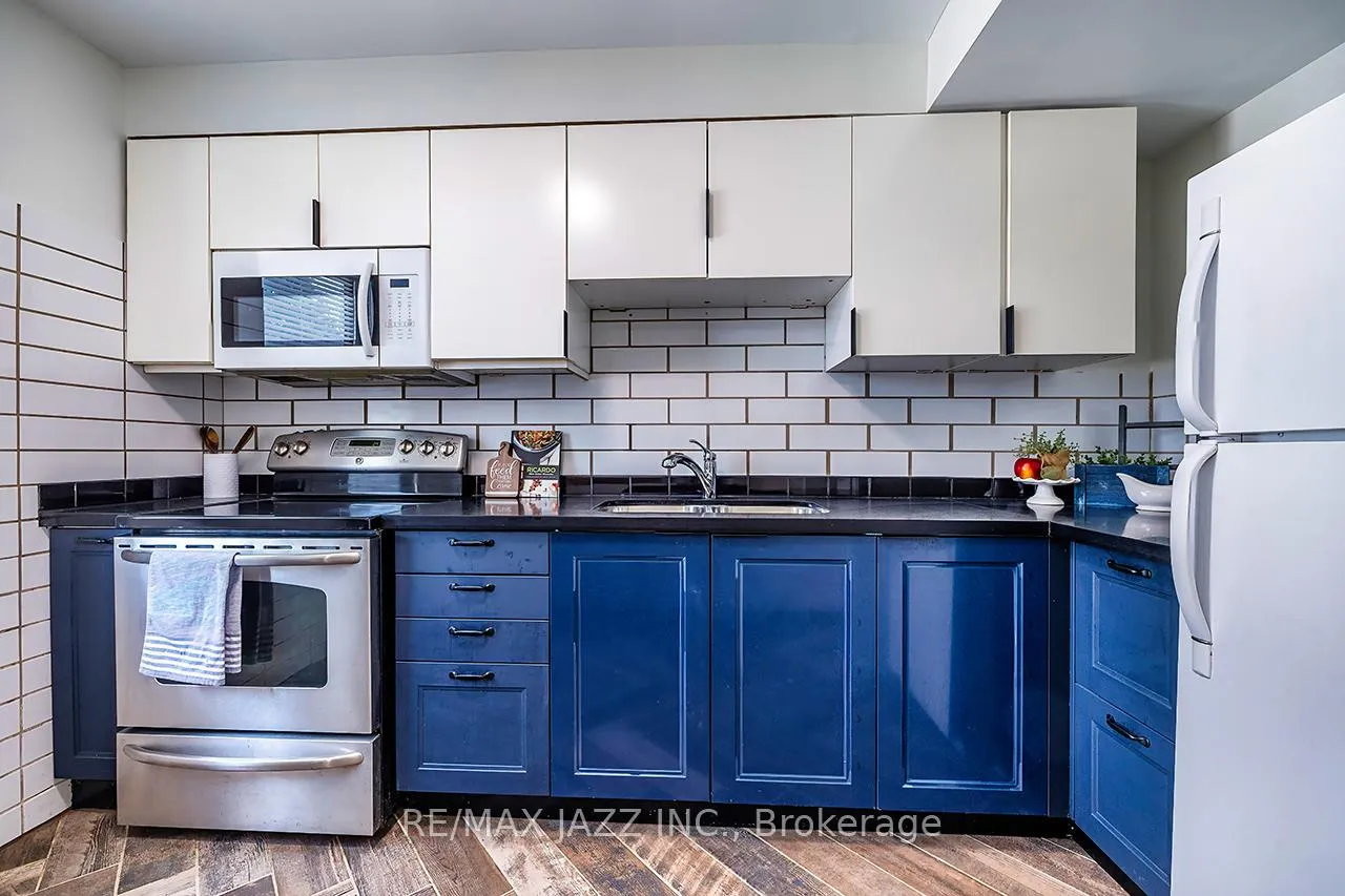 Photo 8 of 865 Derry Court, Oshawa, Vanier — HOMEH