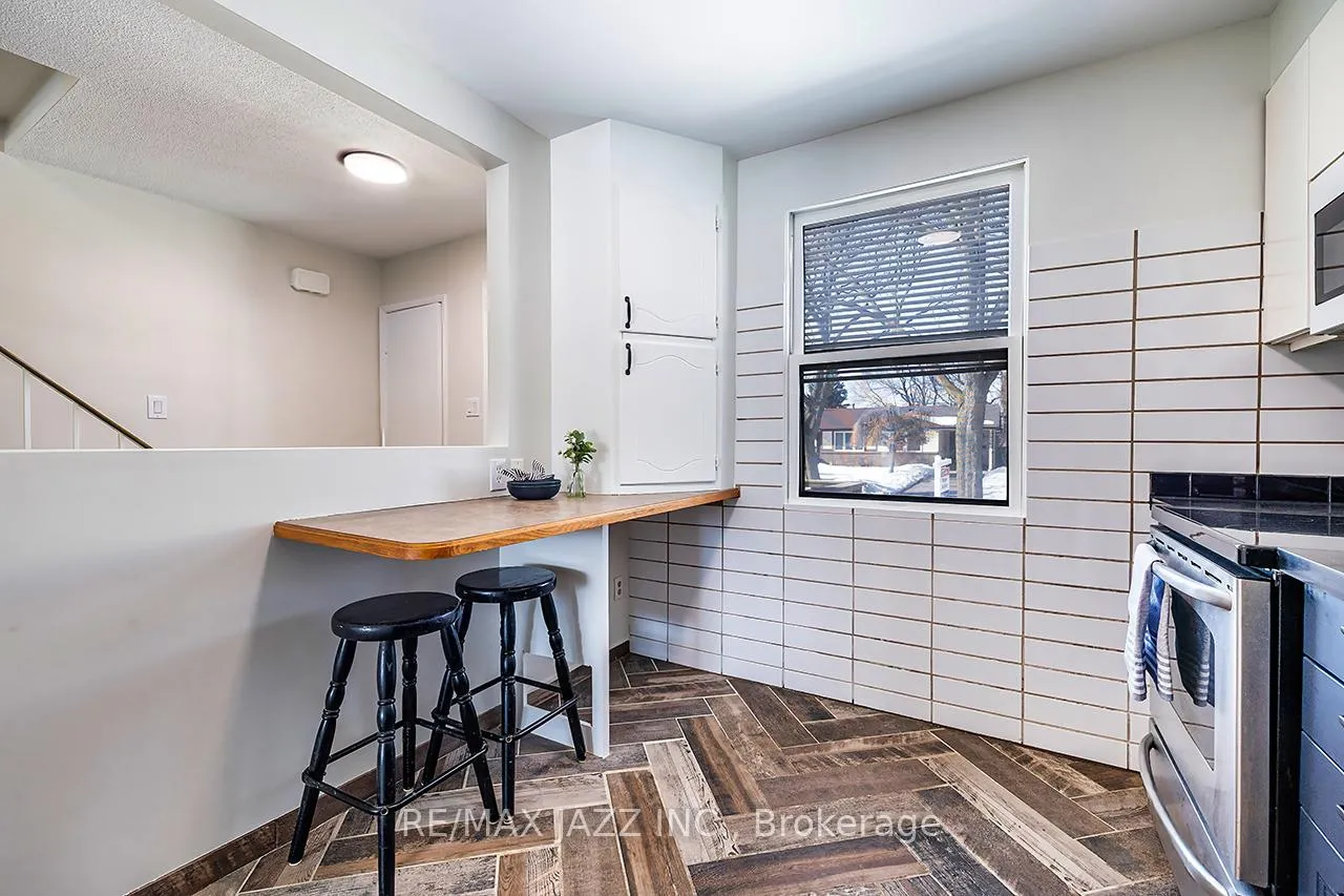 Photo 23 of 865 Derry Court, Oshawa, Vanier — HOMEH
