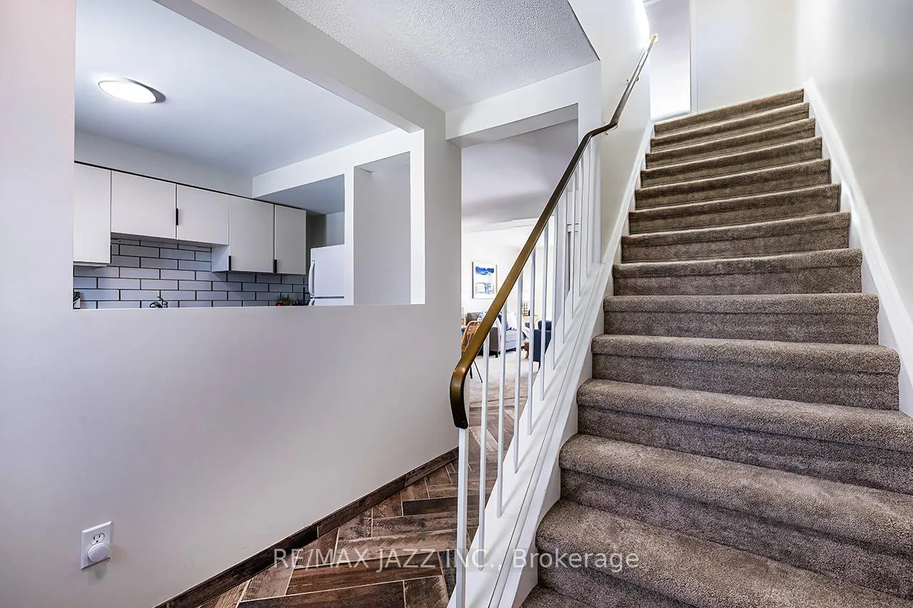 Photo 24 of 865 Derry Court, Oshawa, Vanier — HOMEH