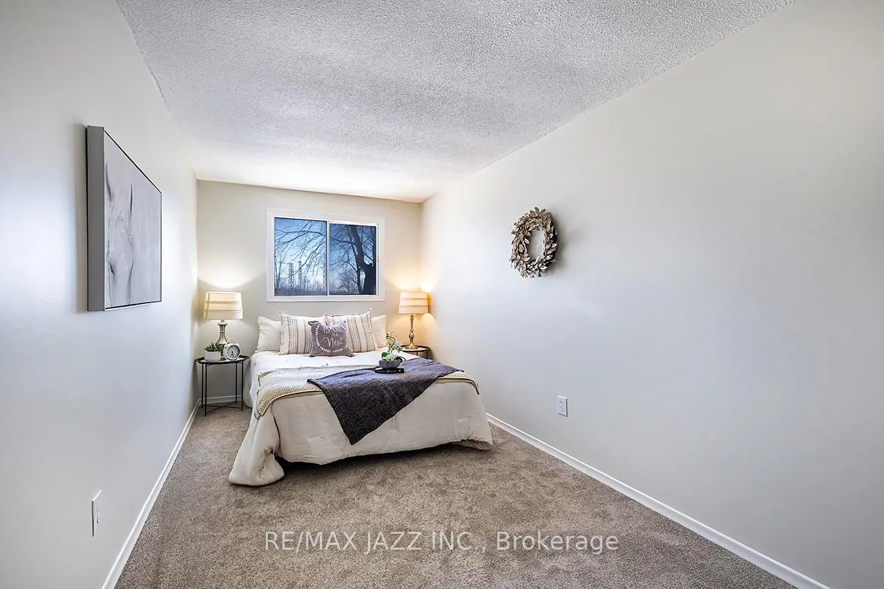 Photo 26 of 865 Derry Court, Oshawa, Vanier — HOMEH