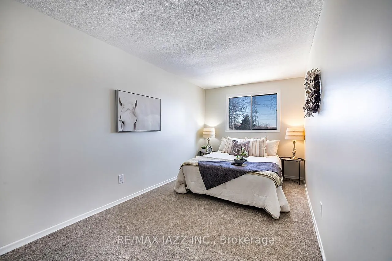 Photo 27 of 865 Derry Court, Oshawa, Vanier — HOMEH
