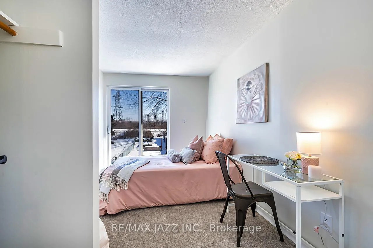 Photo 30 of 865 Derry Court, Oshawa, Vanier — HOMEH