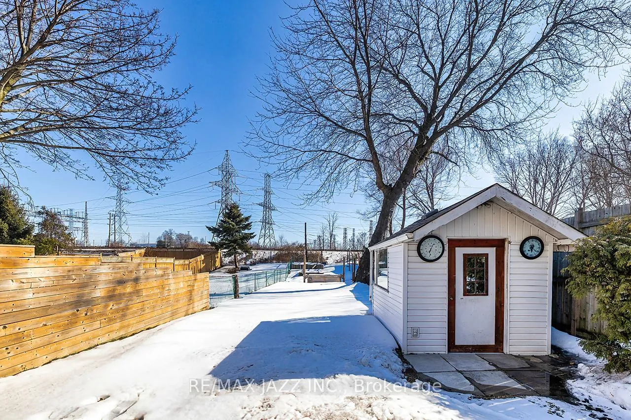 Photo 45 of 865 Derry Court, Oshawa, Vanier — HOMEH