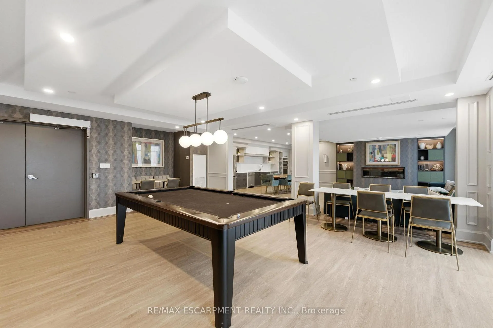 Photo 4 of Unit 1112, 460 Dundas Street E, Hamilton, Waterdown — HOMEH