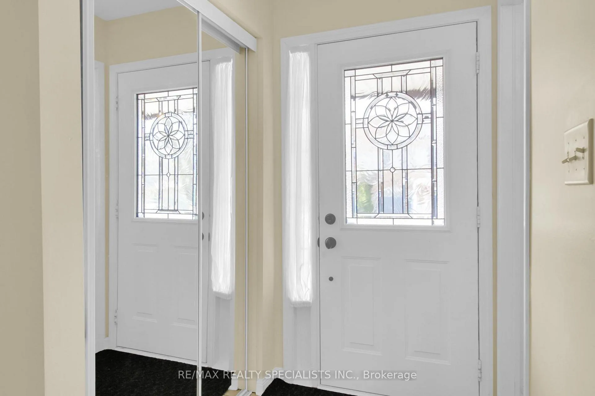 Photo 5 of 2386 Baintree Crescent, Oakville, Westmount — HOMEH