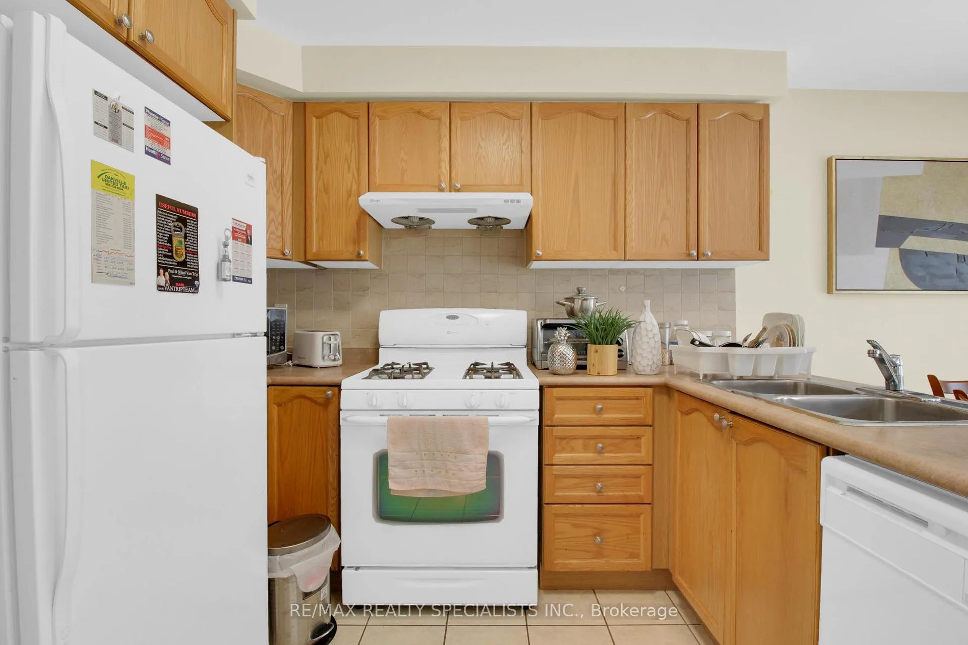 Photo 16 of 2386 Baintree Crescent, Oakville, Westmount — HOMEH