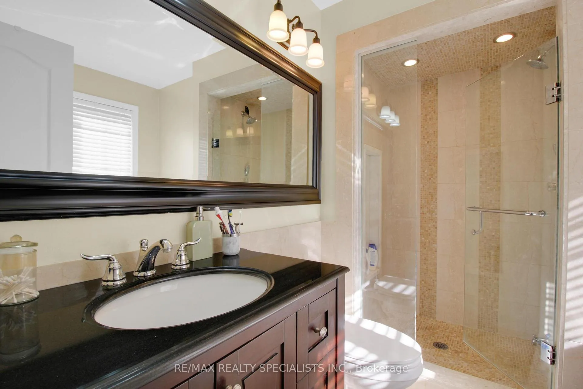 Photo 37 of 2386 Baintree Crescent, Oakville, Westmount — HOMEH