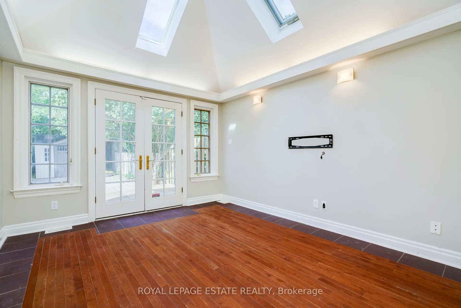 Photo 17 of 292 Silver Birch Avenue, Toronto, The Beaches — HOMEH