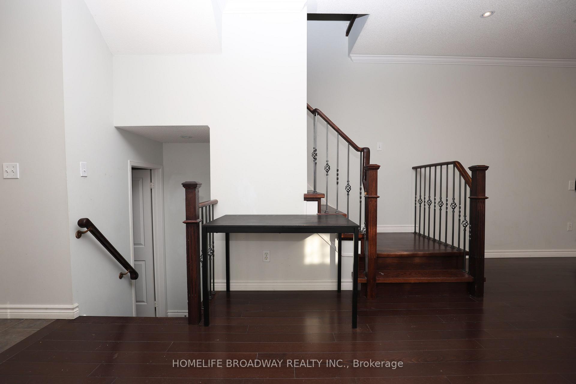 Photo 7 of 2 Catherina Street, Markham, Berczy — HOMEH