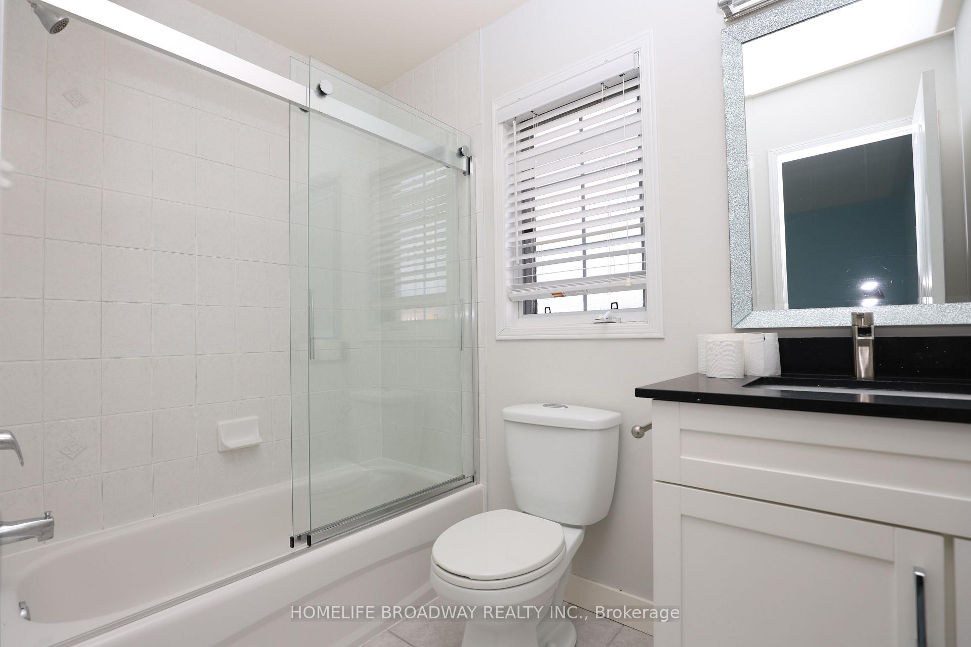 Photo 10 of 2 Catherina Street, Markham, Berczy — HOMEH