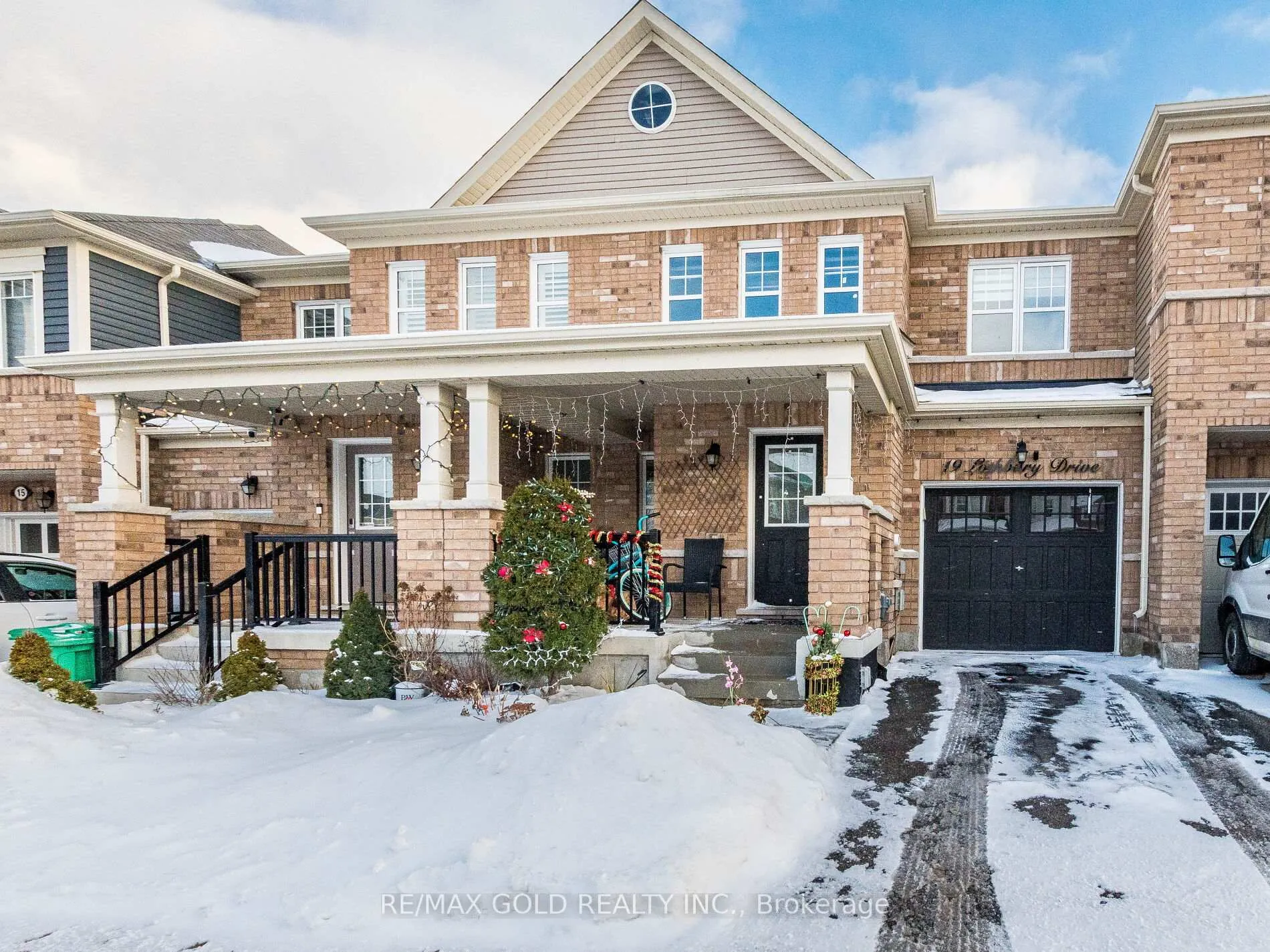 Photo 2 of 19 Lothbury Drive, Brampton, Northwest Brampton — HOMEH