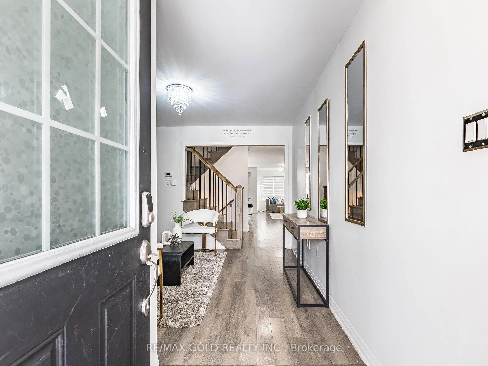 Photo 4 of 19 Lothbury Drive, Brampton, Northwest Brampton — HOMEH