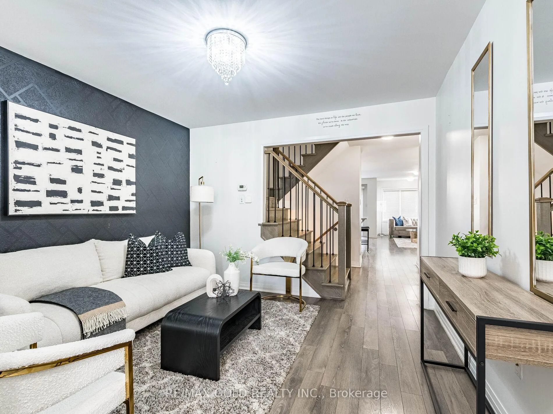 Photo 5 of 19 Lothbury Drive, Brampton, Northwest Brampton — HOMEH