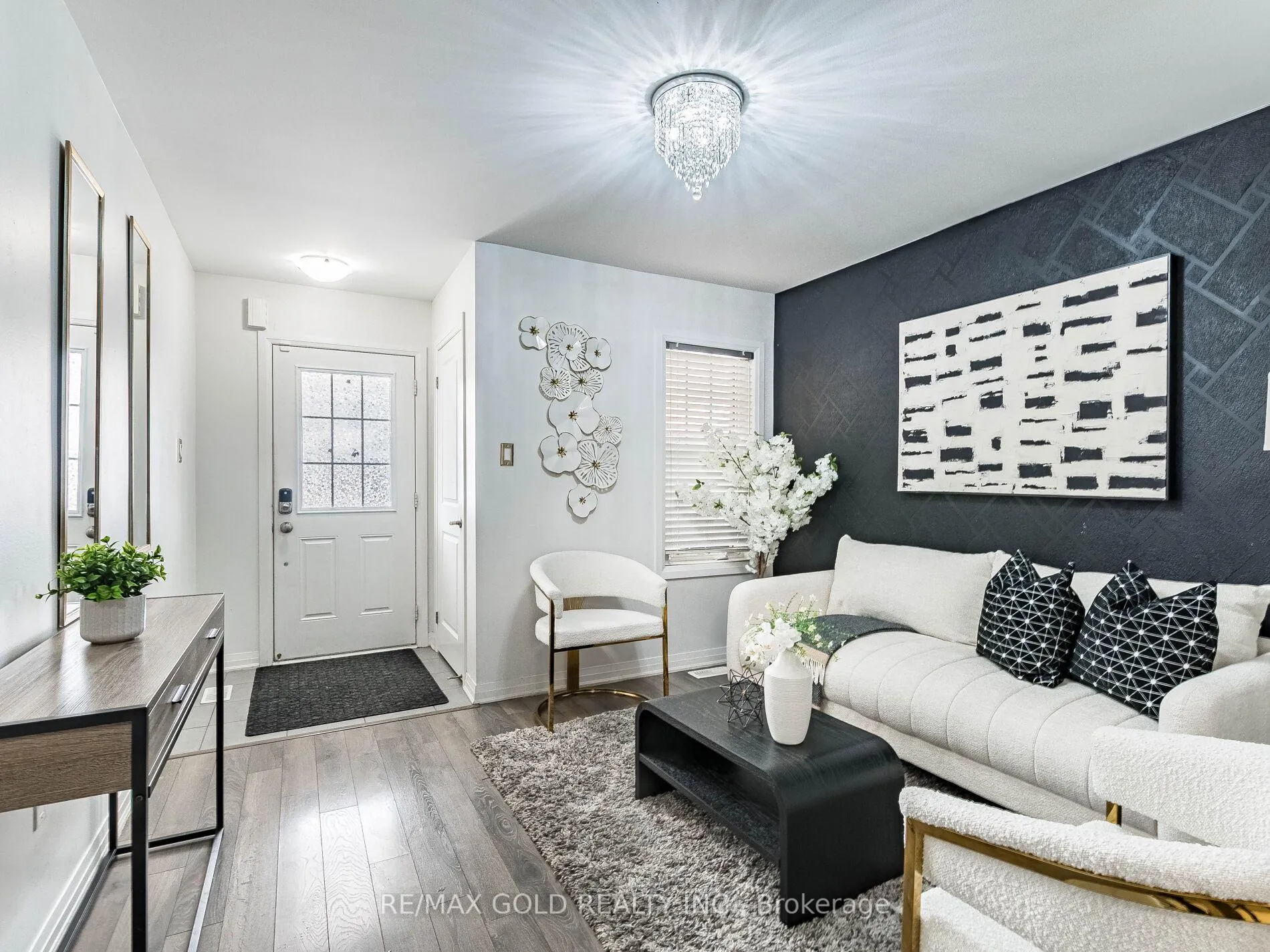 Photo 8 of 19 Lothbury Drive, Brampton, Northwest Brampton — HOMEH
