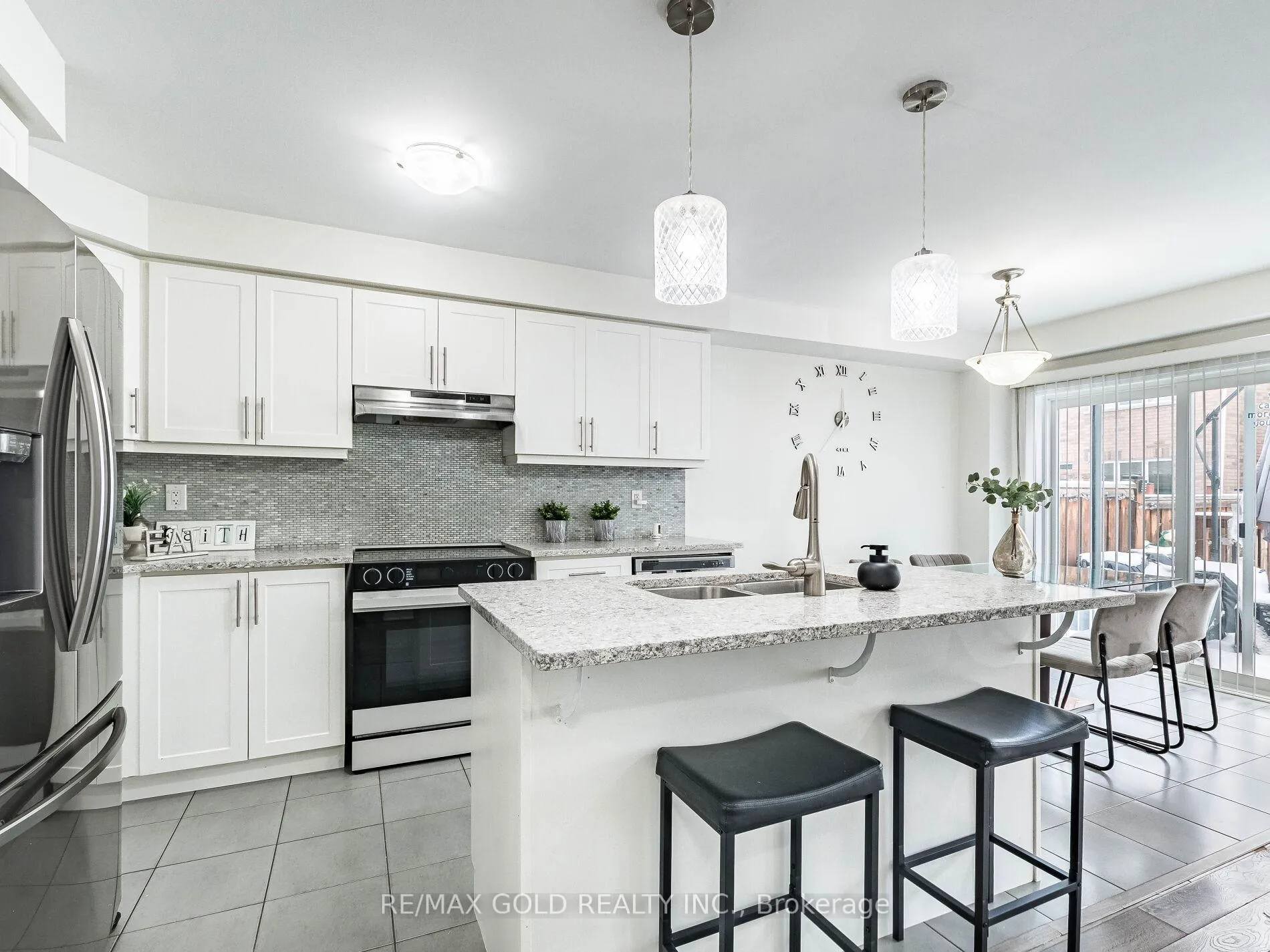 Photo 11 of 19 Lothbury Drive, Brampton, Northwest Brampton — HOMEH