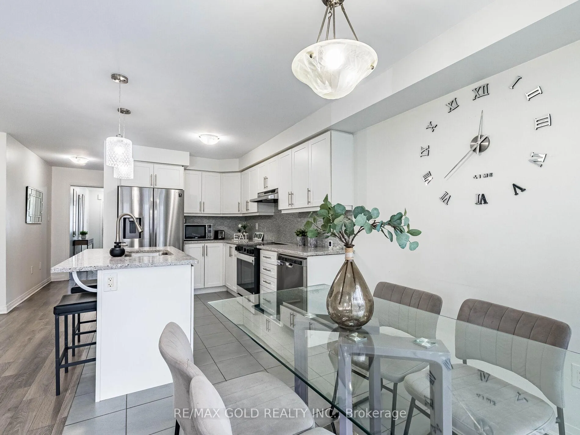 Photo 14 of 19 Lothbury Drive, Brampton, Northwest Brampton — HOMEH