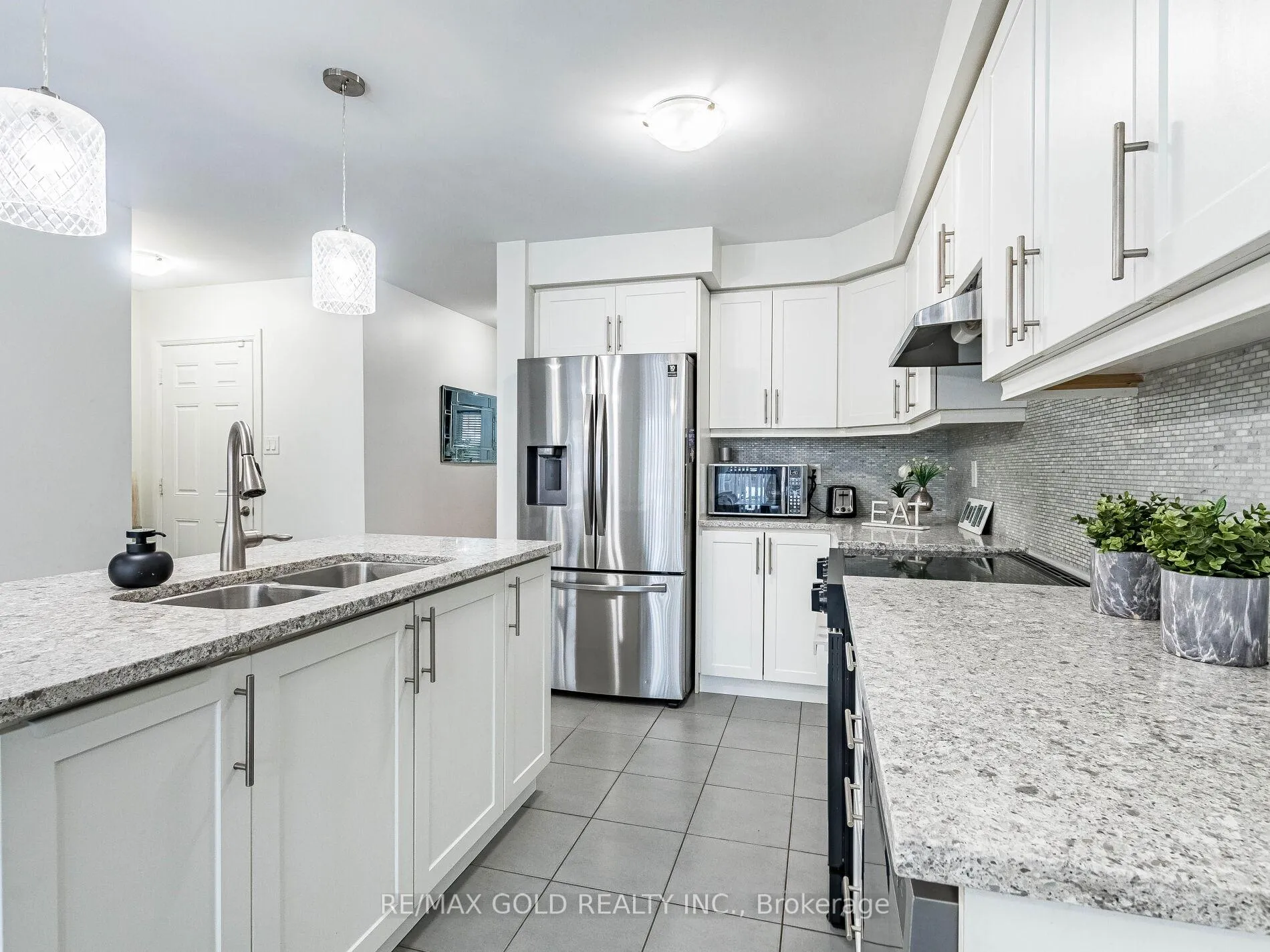 Photo 17 of 19 Lothbury Drive, Brampton, Northwest Brampton — HOMEH