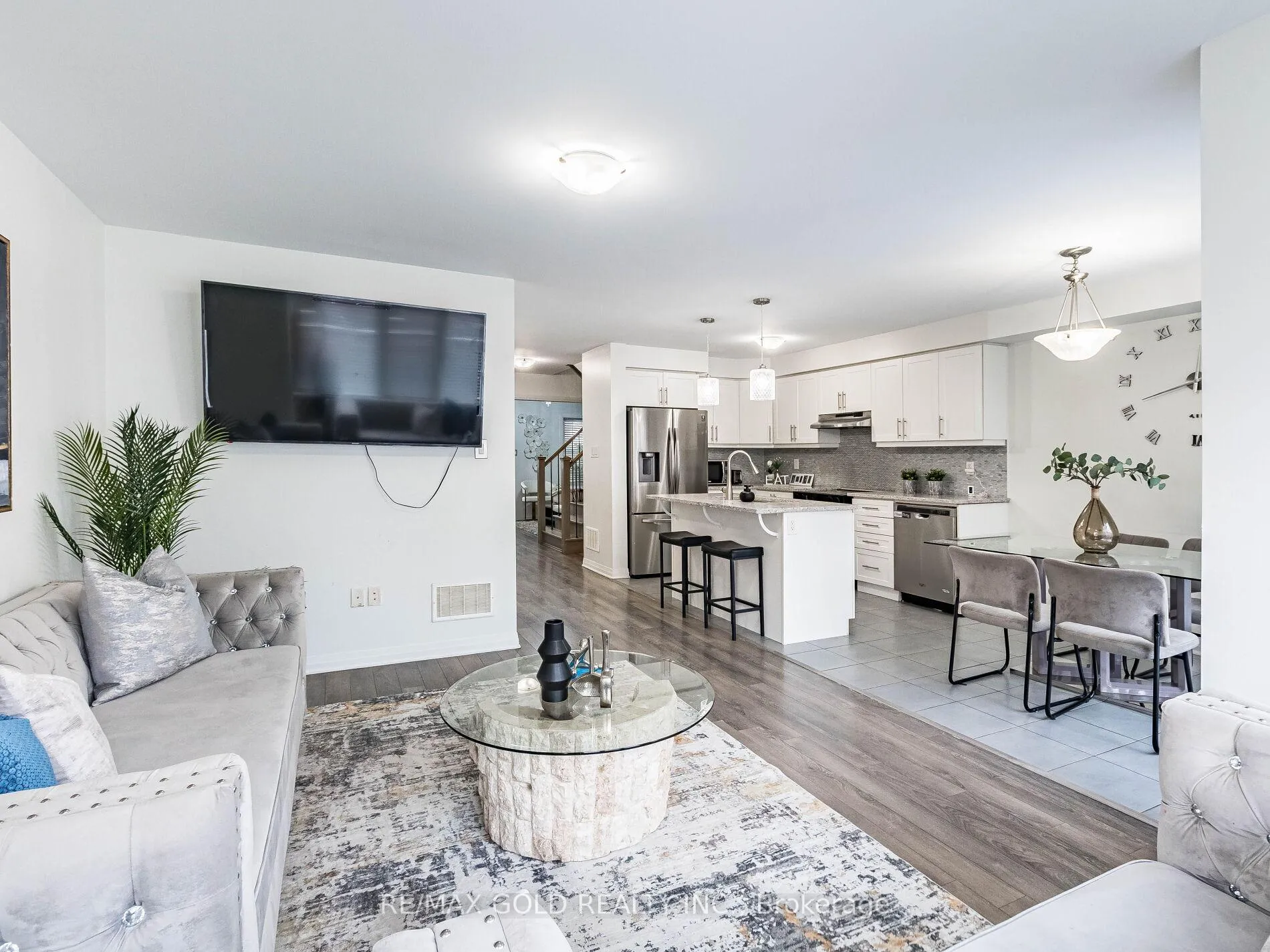 Photo 22 of 19 Lothbury Drive, Brampton, Northwest Brampton — HOMEH