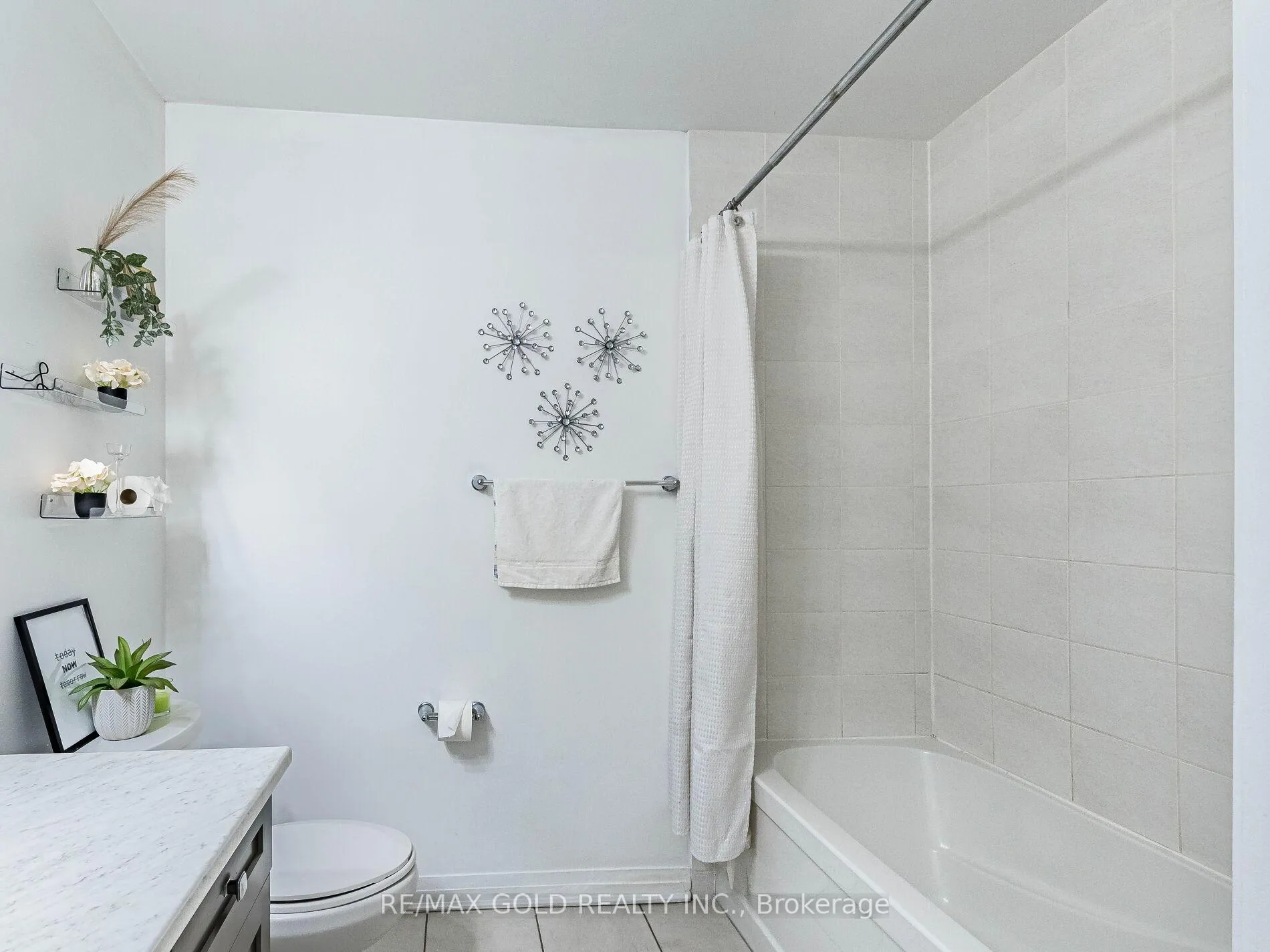 Photo 31 of 19 Lothbury Drive, Brampton, Northwest Brampton — HOMEH