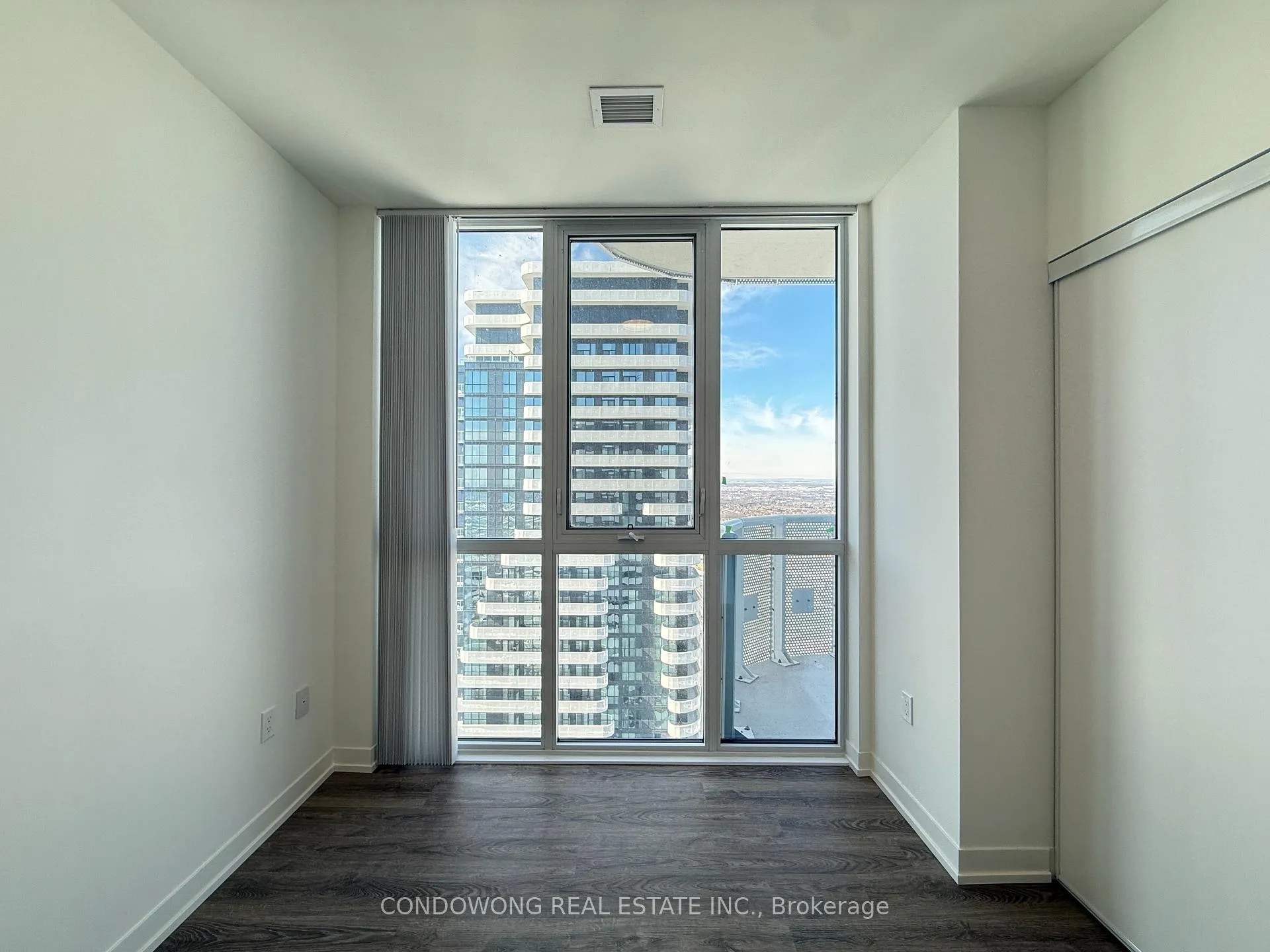 Photo 11 of Unit 6002, 8 Interchange Way, Vaughan, Vaughan Corporate Centre — HOMEH