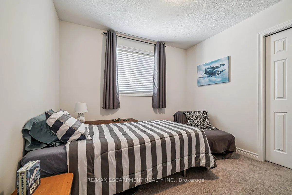 Photo 14 of 20 Hudson Drive, Haldimand — HOMEH