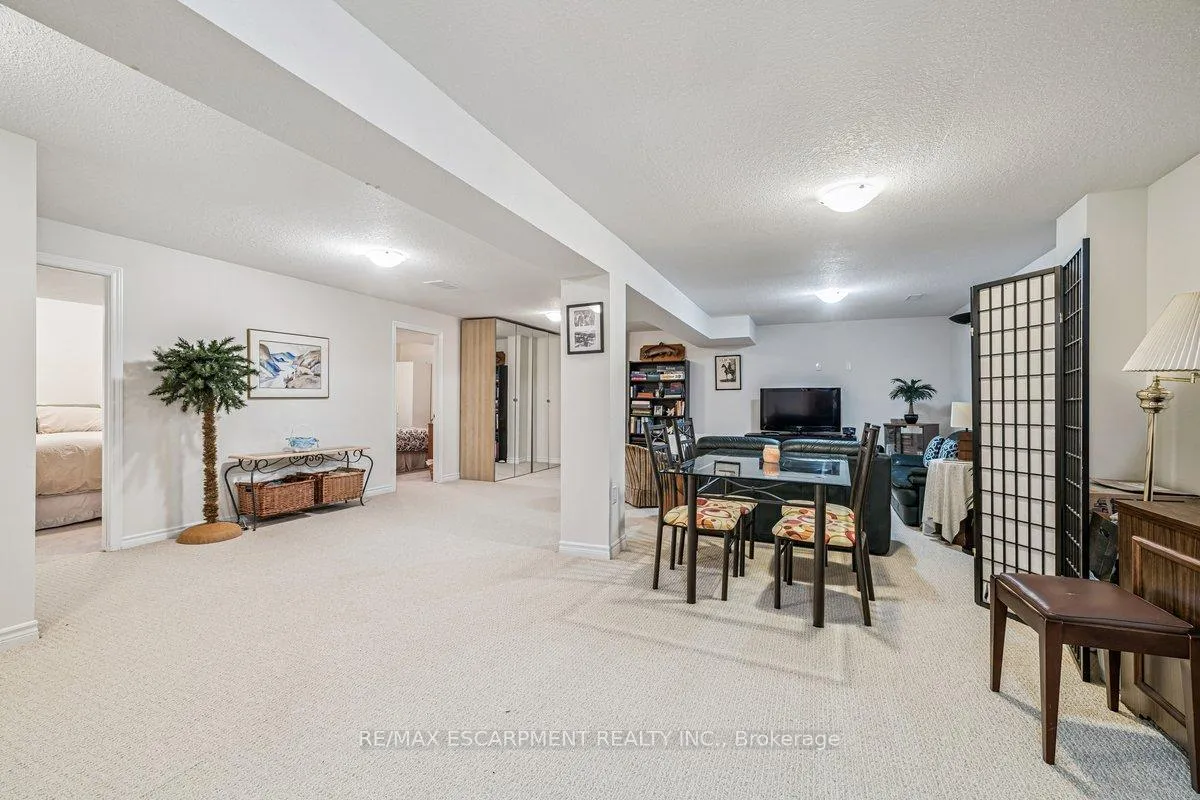 Photo 17 of 20 Hudson Drive, Haldimand — HOMEH