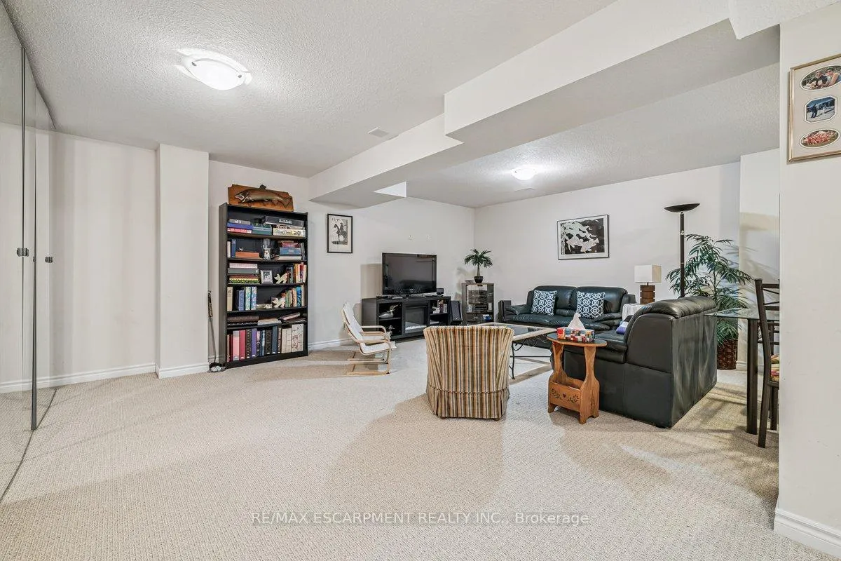 Photo 18 of 20 Hudson Drive, Haldimand — HOMEH