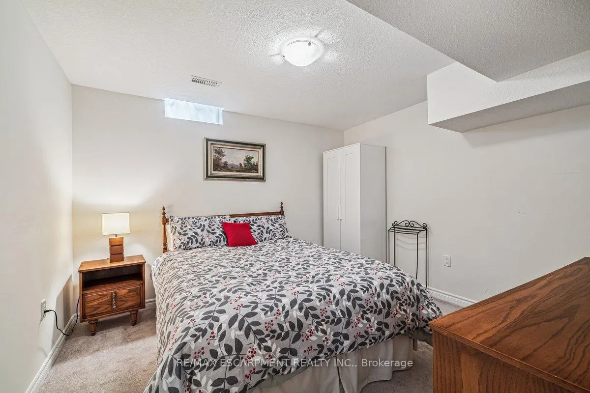 Photo 21 of 20 Hudson Drive, Haldimand — HOMEH