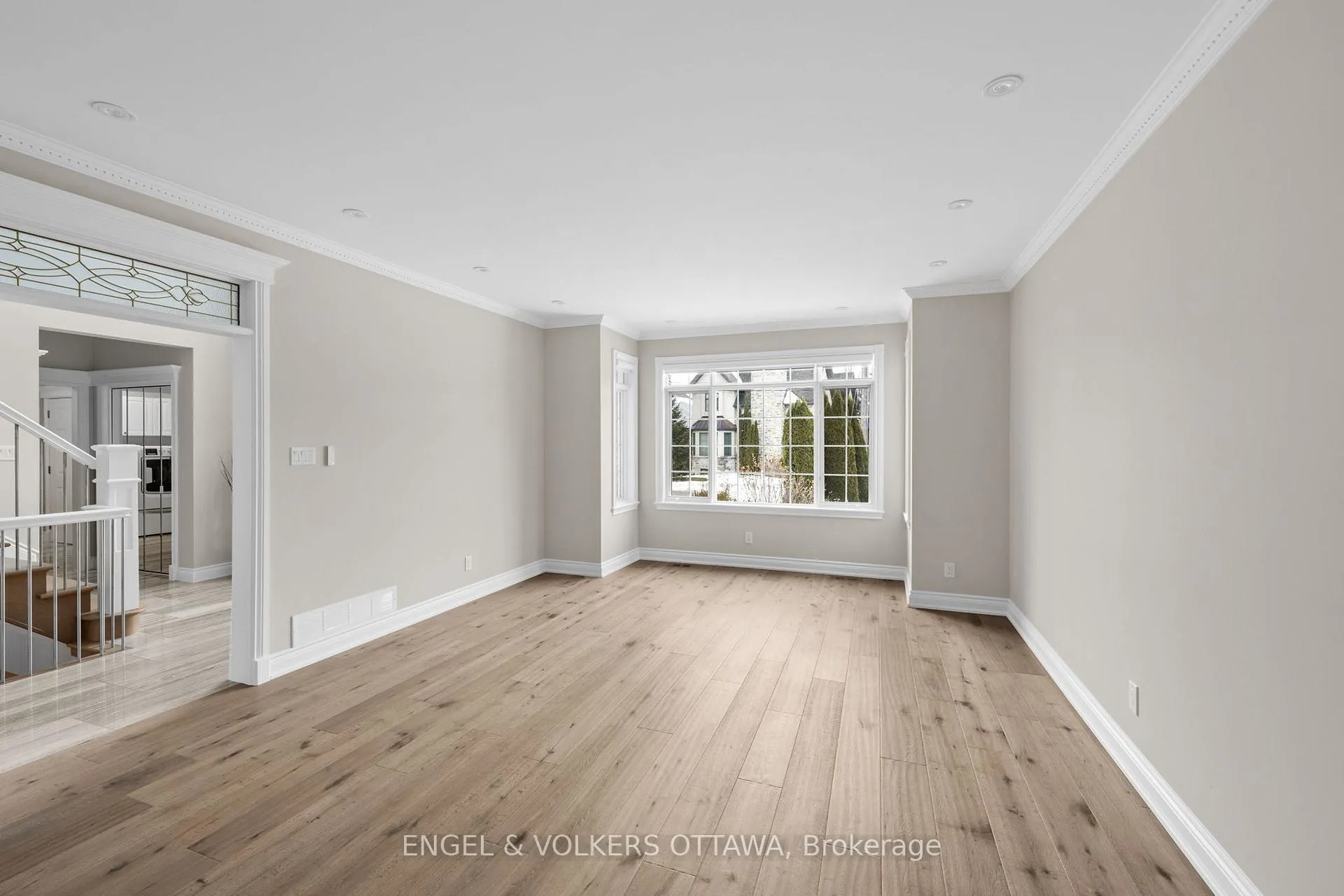 Photo 2 of 6373 Radisson Way, Ottawa, Hiawatha Park/Convent Glen — HOMEH